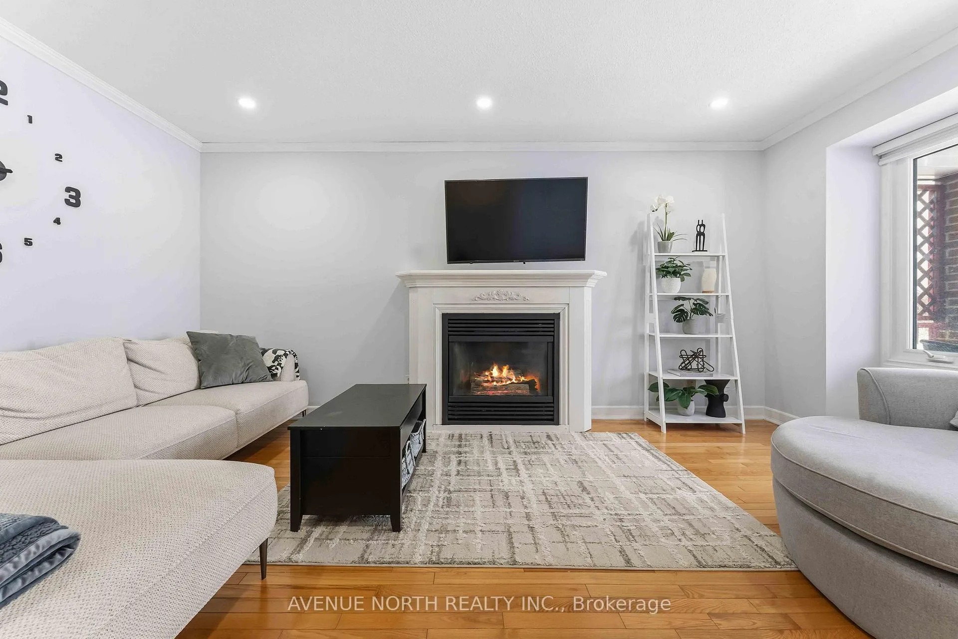 Photo 5 of 1017 Arrowhead Place, Ottawa, Convent Glen — HOMEH