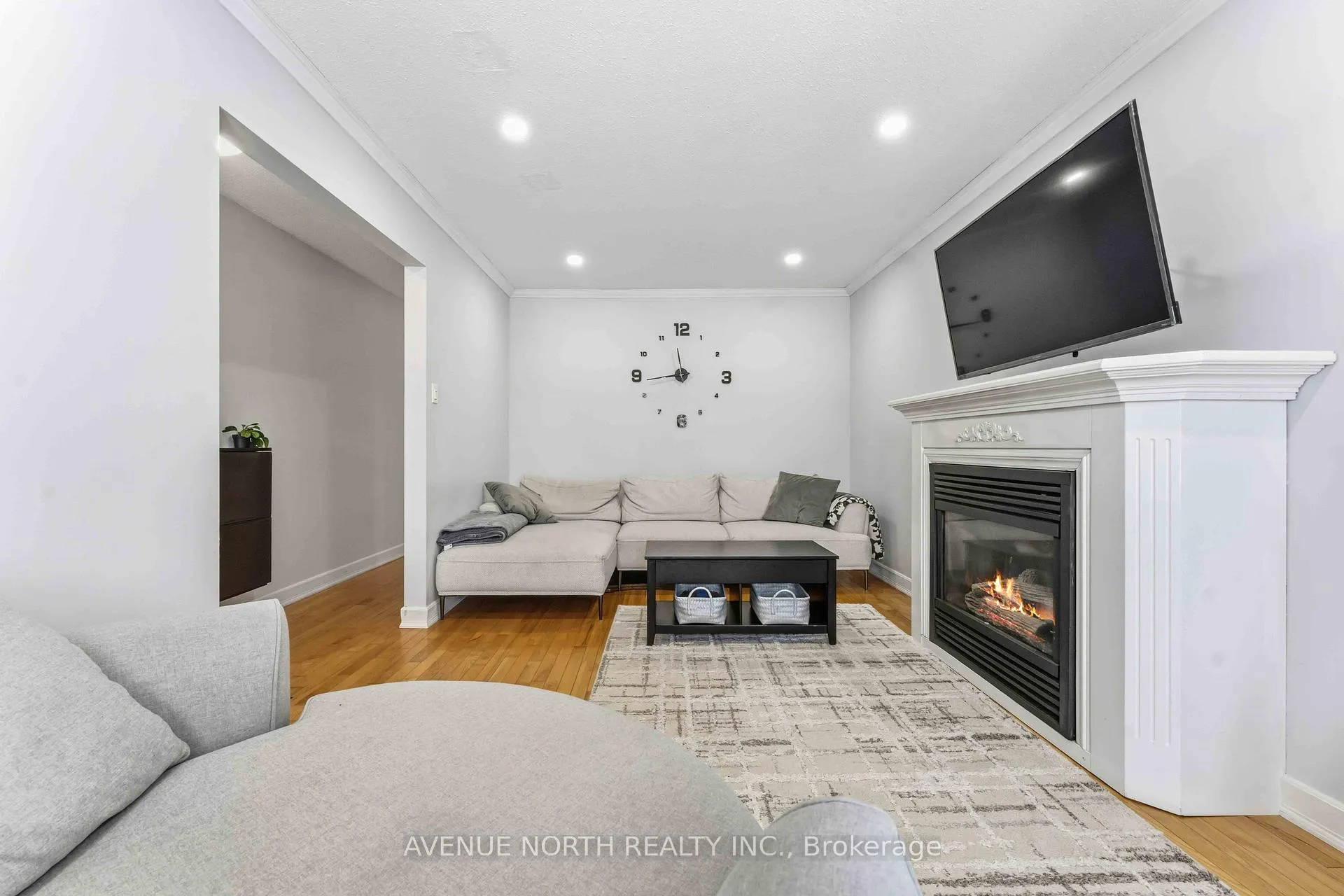 Photo 6 of 1017 Arrowhead Place, Ottawa, Convent Glen — HOMEH