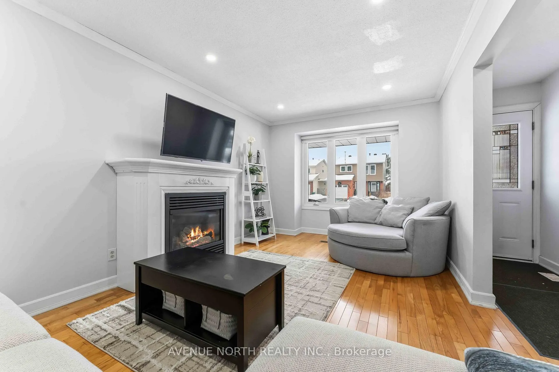 Photo 7 of 1017 Arrowhead Place, Ottawa, Convent Glen — HOMEH