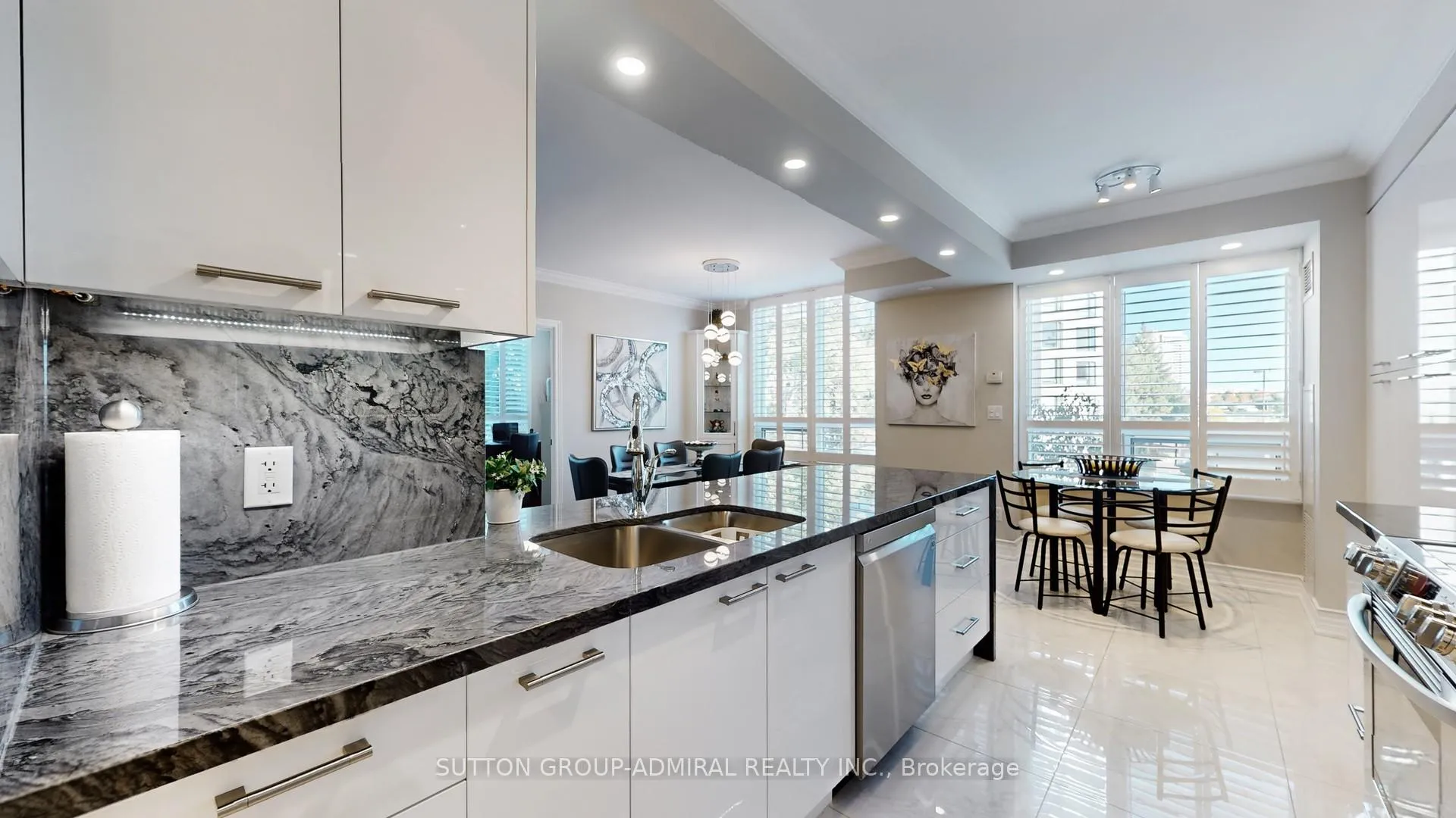 Front of Unit 206, 100 Promenade Circle
