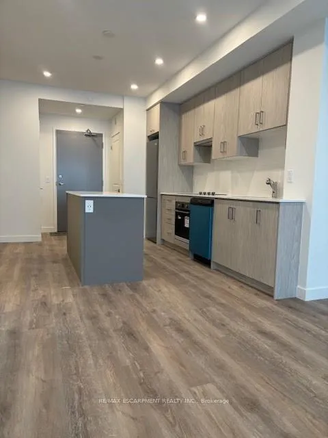 Photo 6 of Unit 704, 461 Green Road, Hamilton, Lakeshore — HOMEH