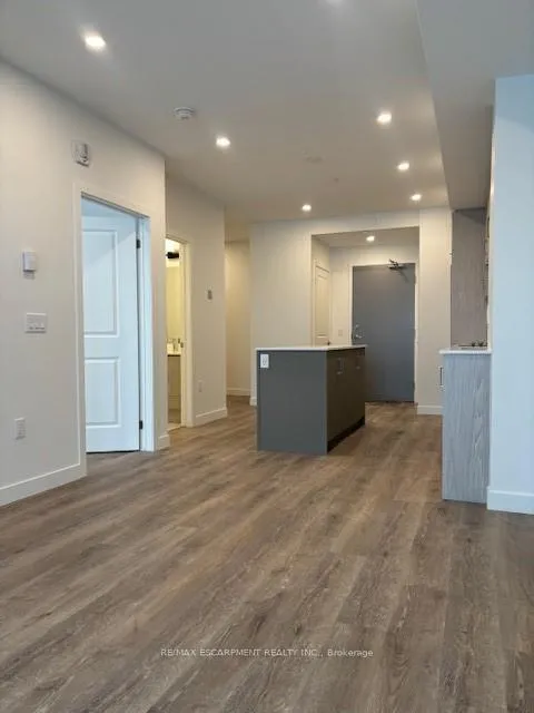 Photo 8 of Unit 704, 461 Green Road, Hamilton, Lakeshore — HOMEH