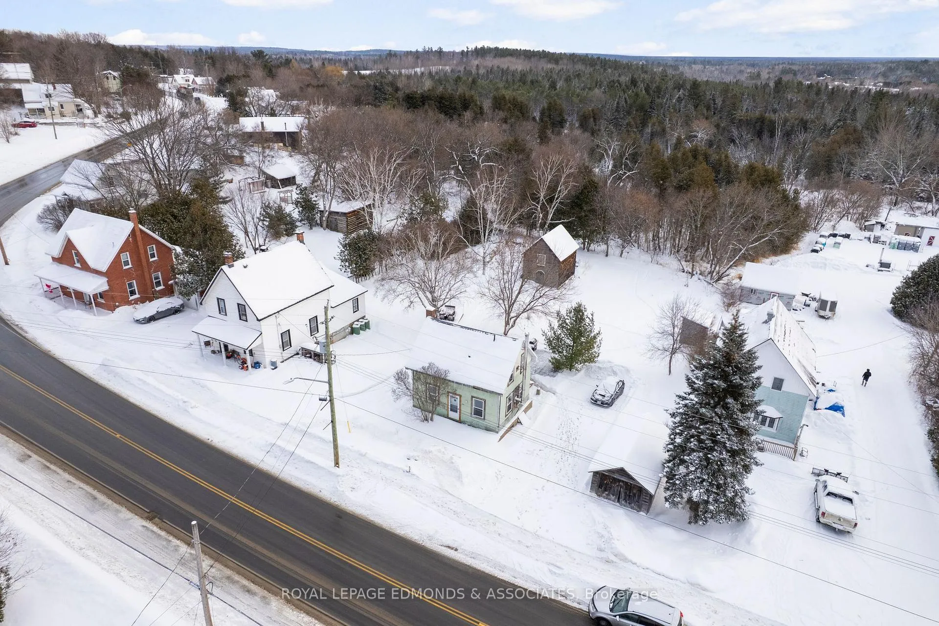 Photo 6 of 107 Bonnechere Street E, Bonnechere Valley, Eganville/Bonnechere Twp — HOMEH