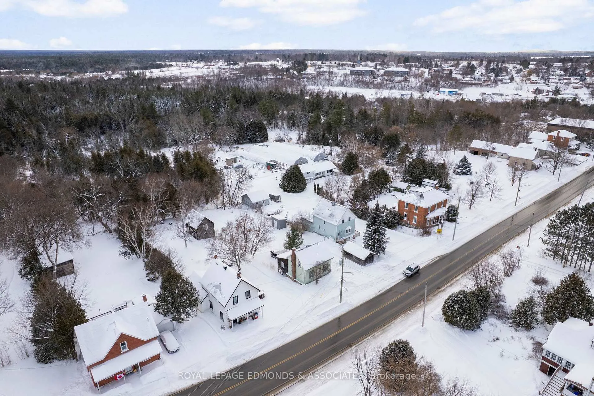 Photo 7 of 107 Bonnechere Street E, Bonnechere Valley, Eganville/Bonnechere Twp — HOMEH