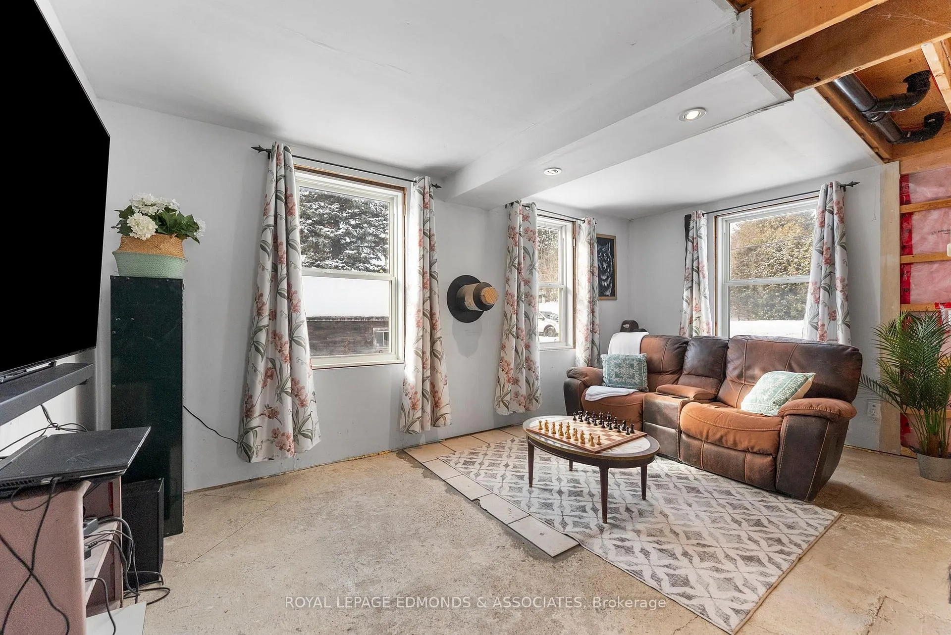 Photo 9 of 107 Bonnechere Street E, Bonnechere Valley, Eganville/Bonnechere Twp — HOMEH