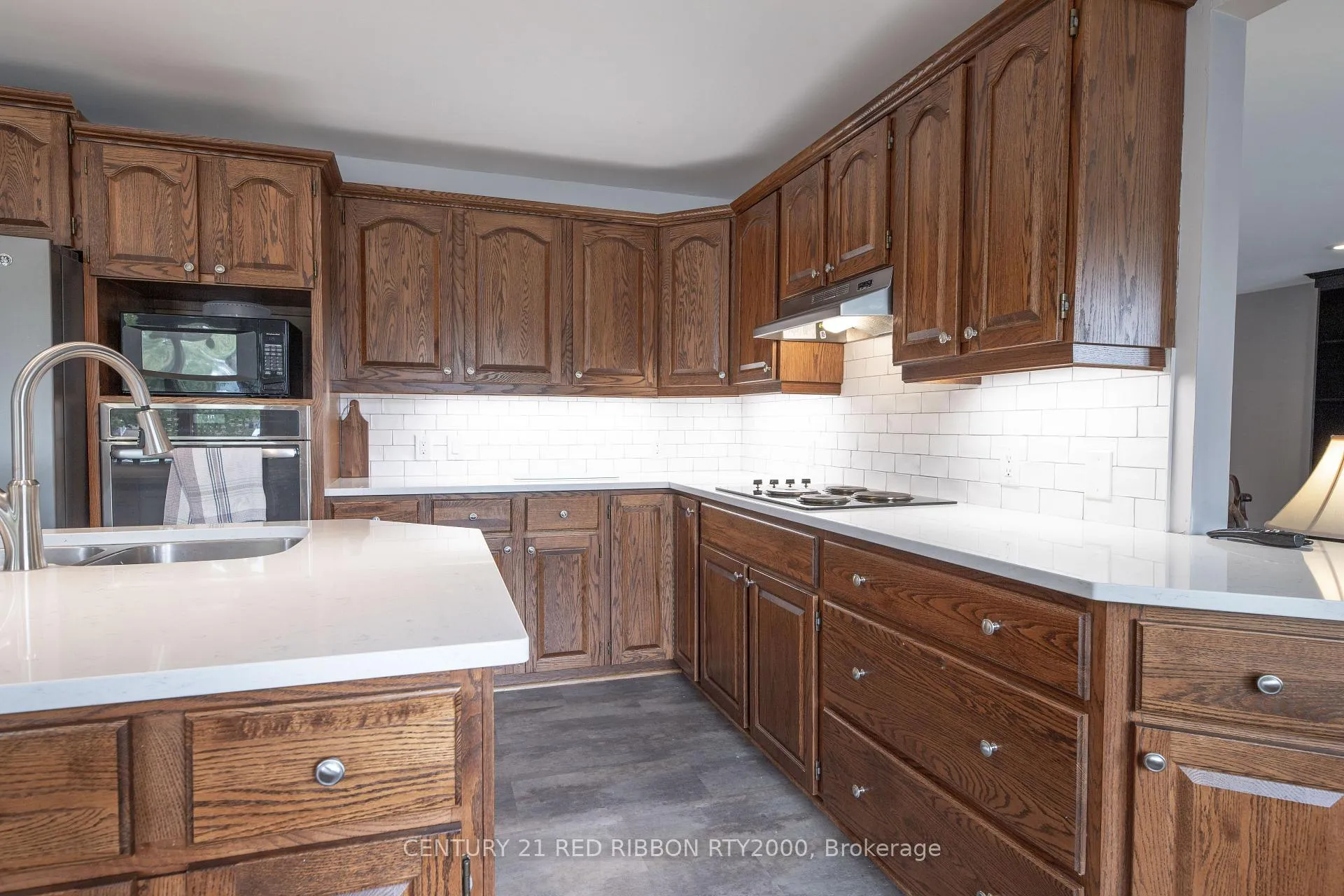 Photo 7 of 51 Queen Street, Strathroy-Caradoc, SE — HOMEH
