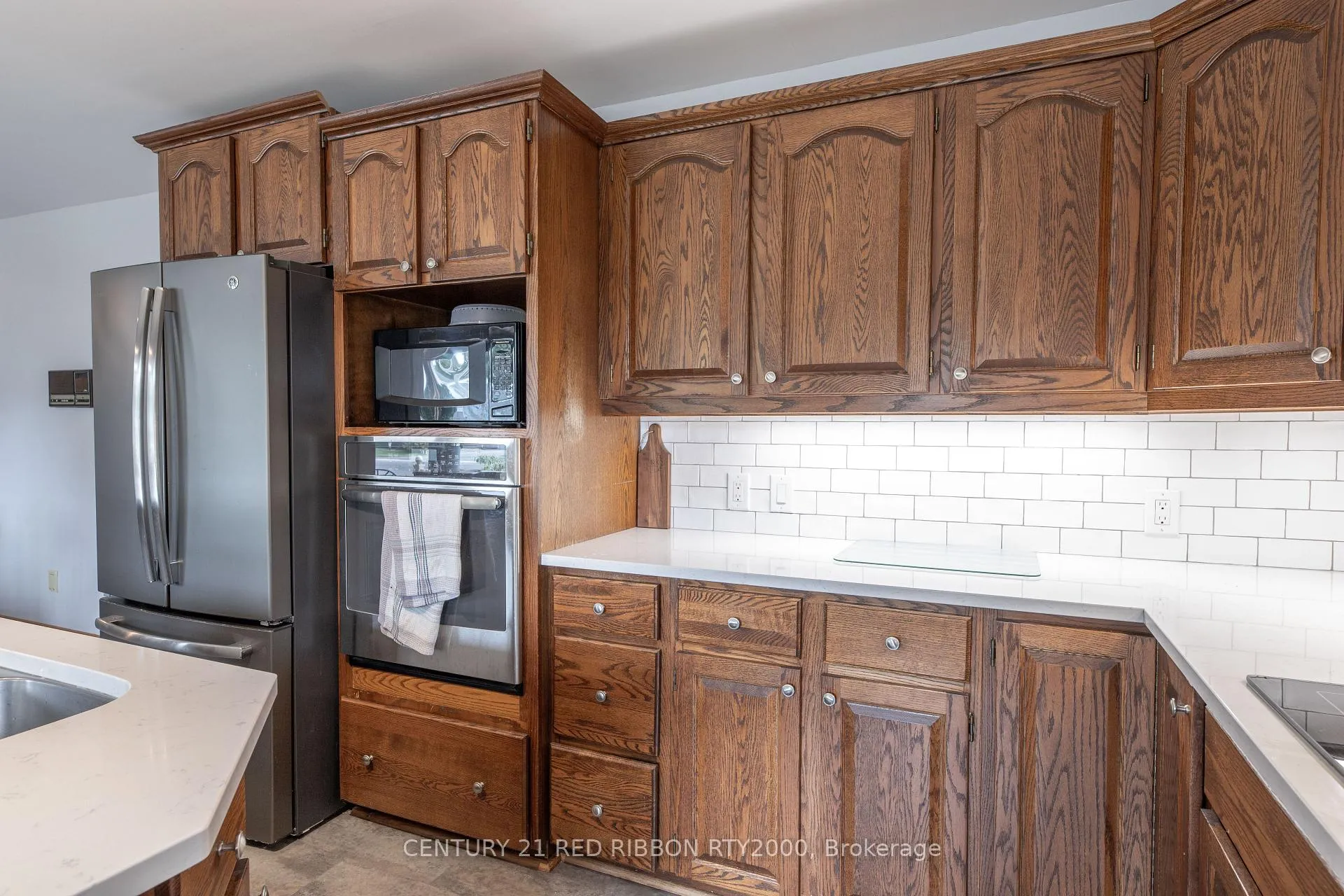 Photo 8 of 51 Queen Street, Strathroy-Caradoc, SE — HOMEH