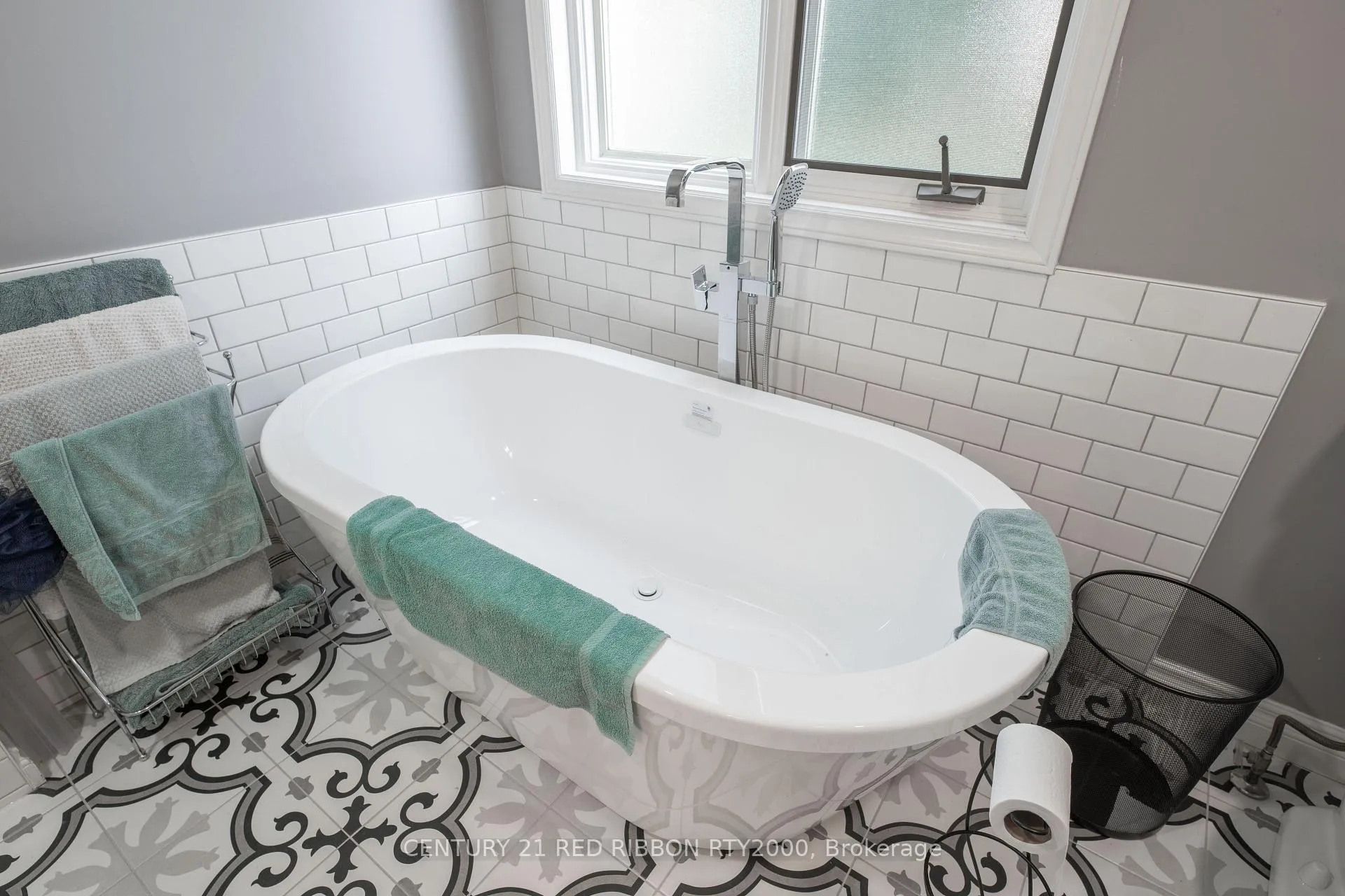 Photo 19 of 51 Queen Street, Strathroy-Caradoc, SE — HOMEH