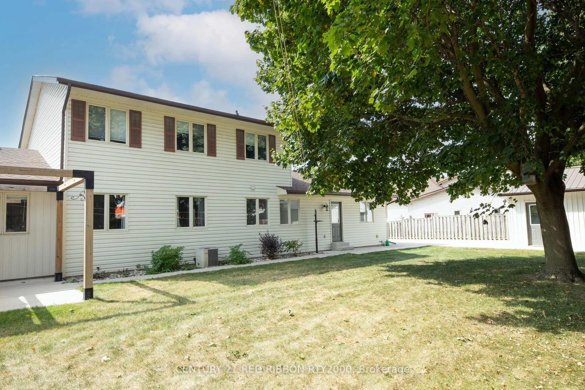 Photo 37 of 51 Queen Street, Strathroy-Caradoc, SE — HOMEH
