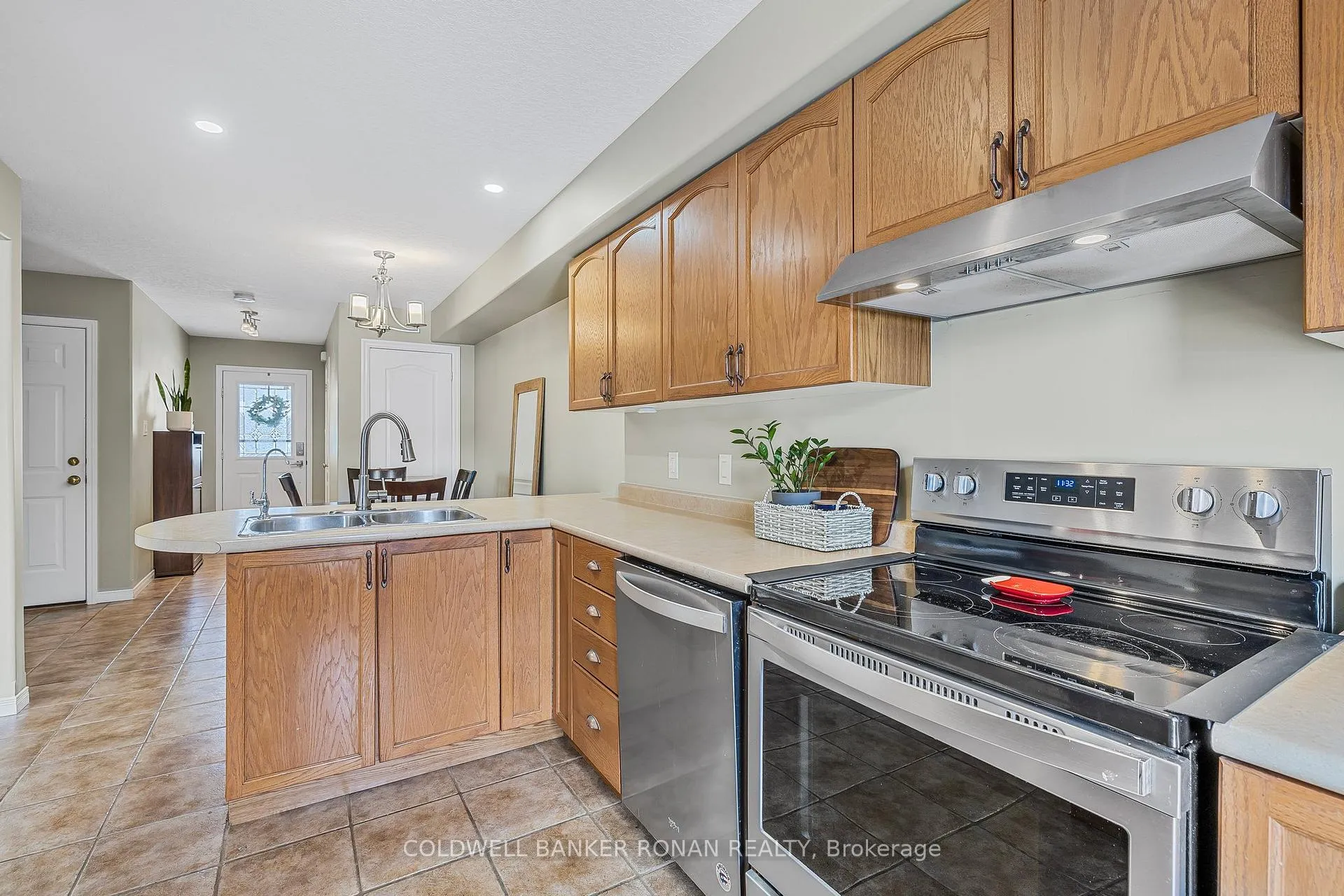 Photo 13 of 7 Ruthven Crescent, New Tecumseth, Alliston — HOMEH