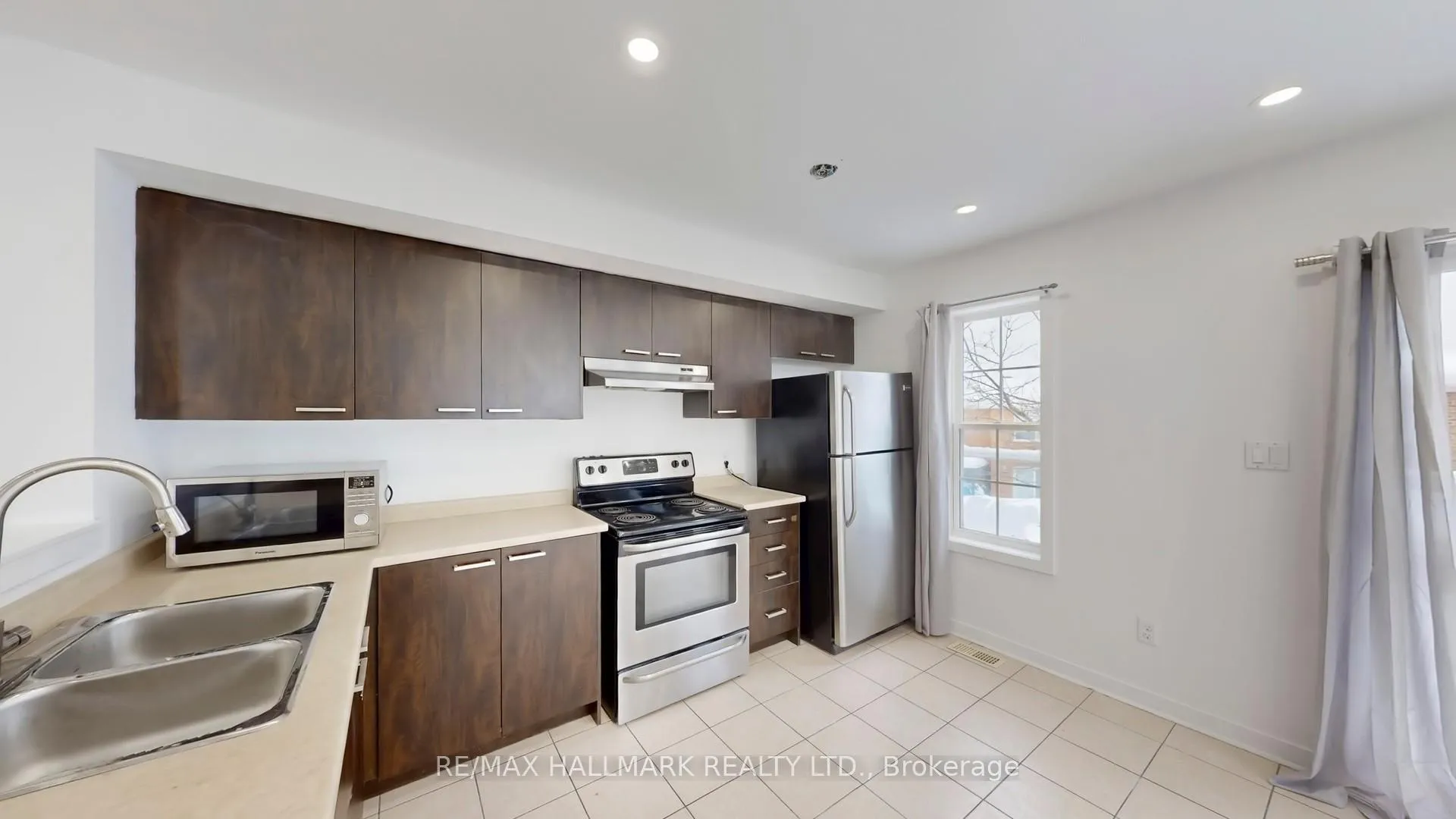 Photo 14 of Unit 24, 91 Coughlin Road, Barrie, Holly — HOMEH