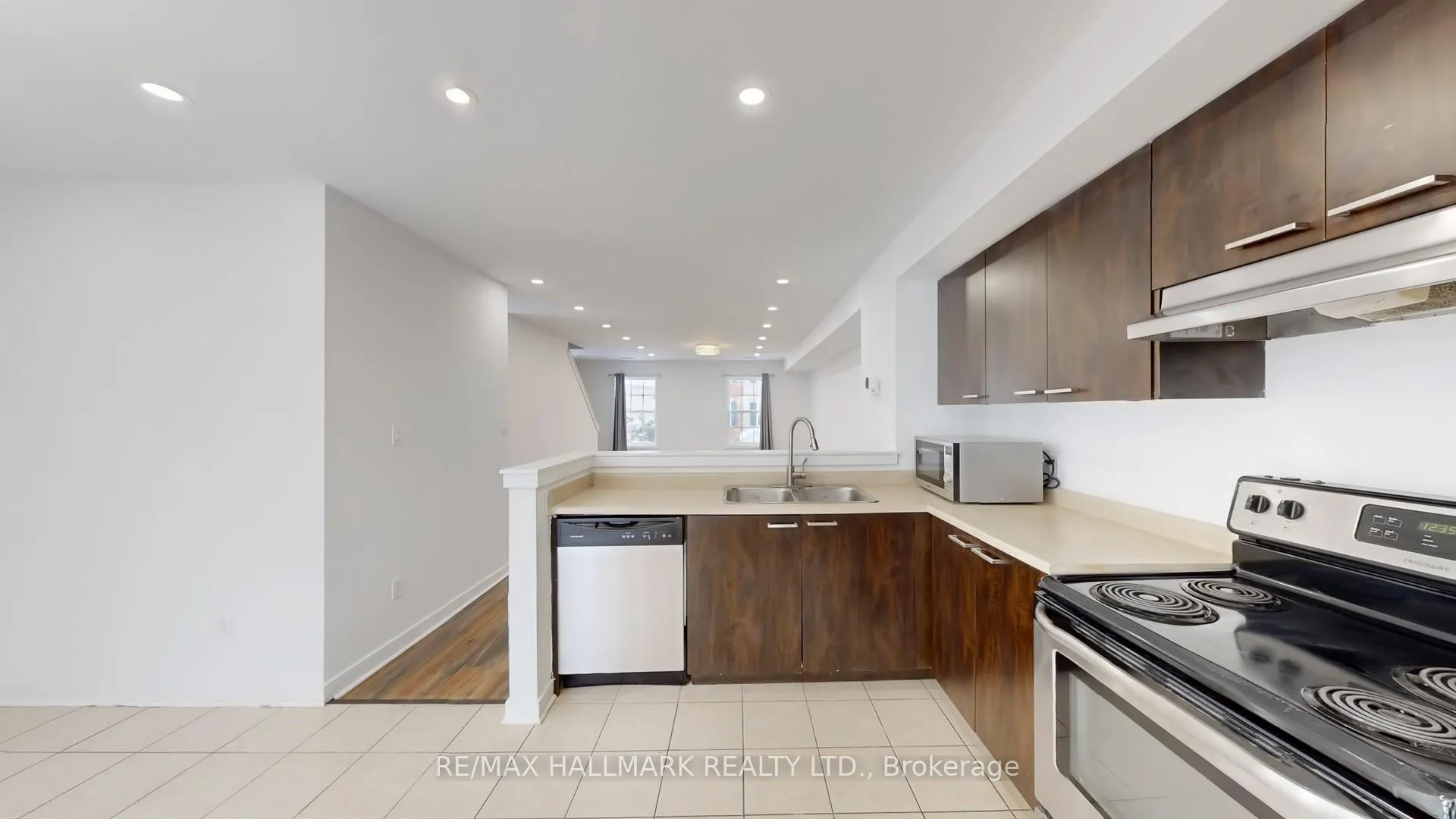 Photo 15 of Unit 24, 91 Coughlin Road, Barrie, Holly — HOMEH