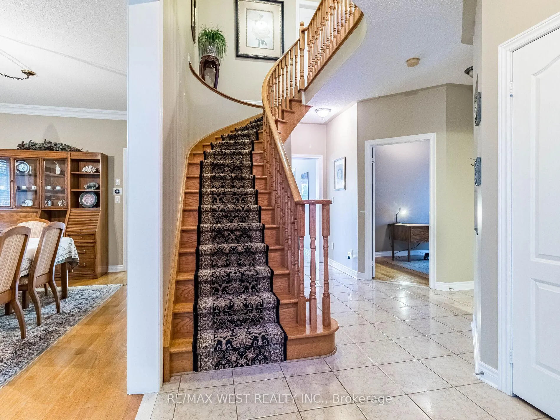 Photo 8 of 23 Sunset Ridge, Vaughan, Sonoma Heights — HOMEH