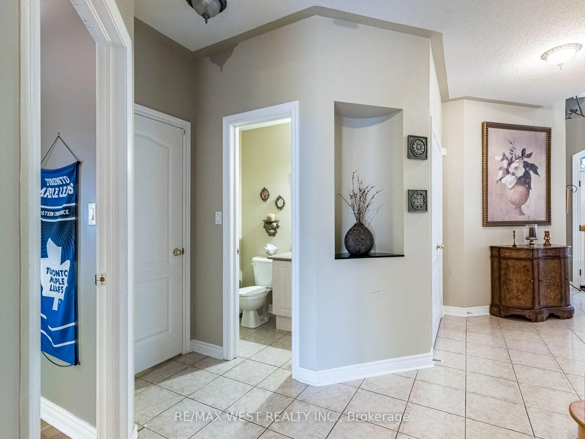 Photo 9 of 23 Sunset Ridge, Vaughan, Sonoma Heights — HOMEH