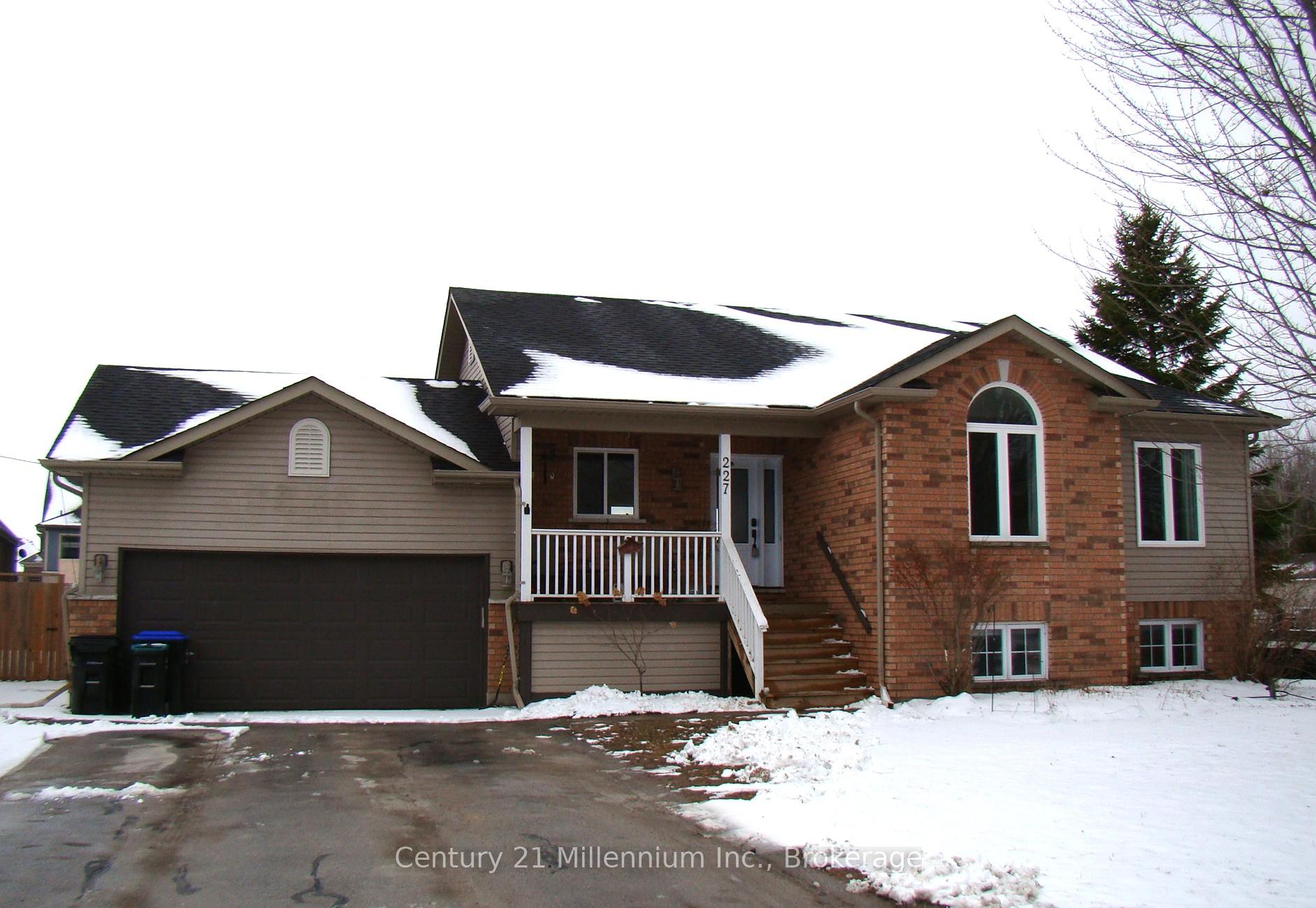Photo 2 of 227 Margaret Street, Clearview, Stayner — HOMEH