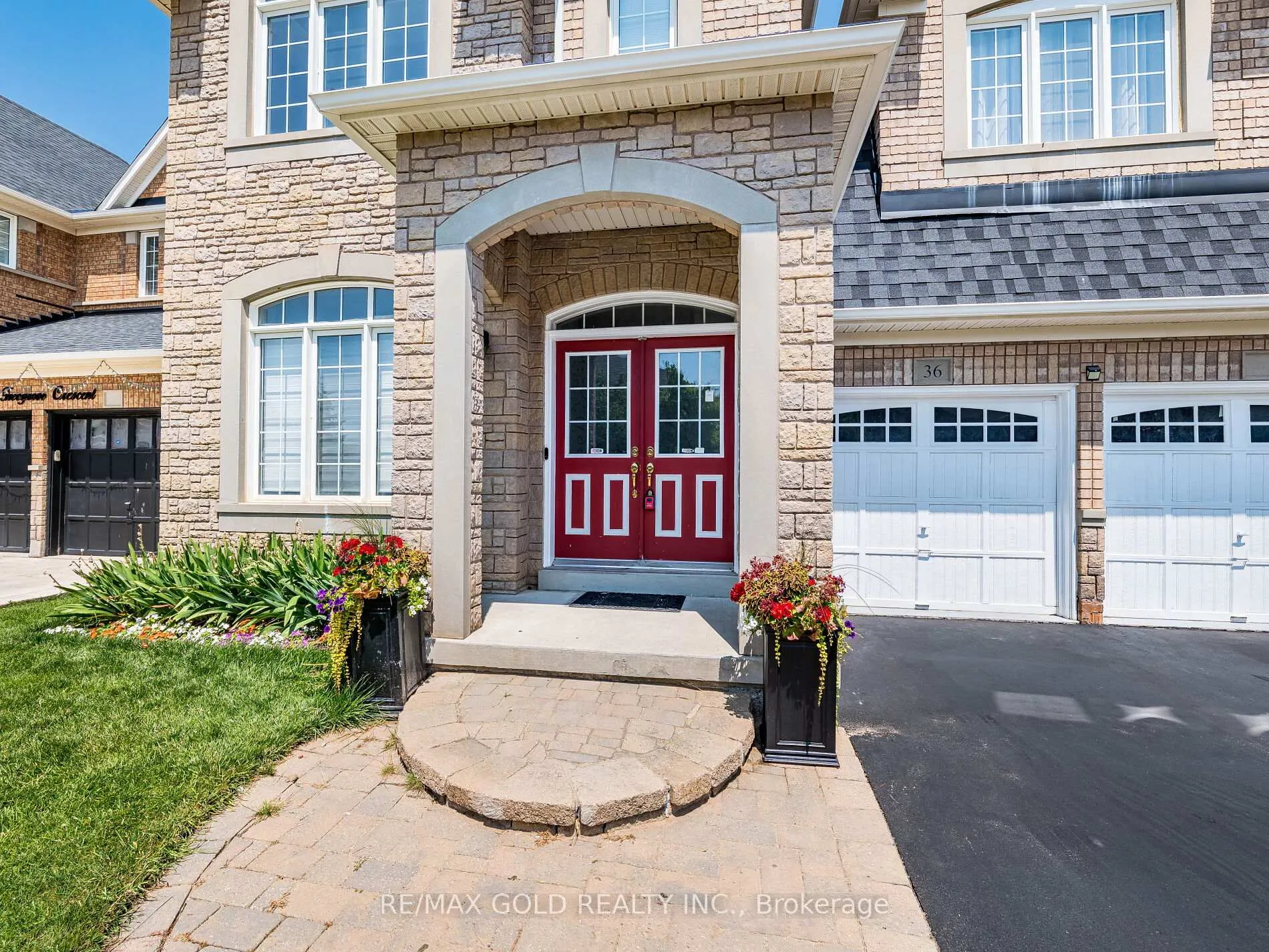 Photo 2 of 36 Treegrove Crescent, Brampton, Fletcher's Meadow — HOMEH