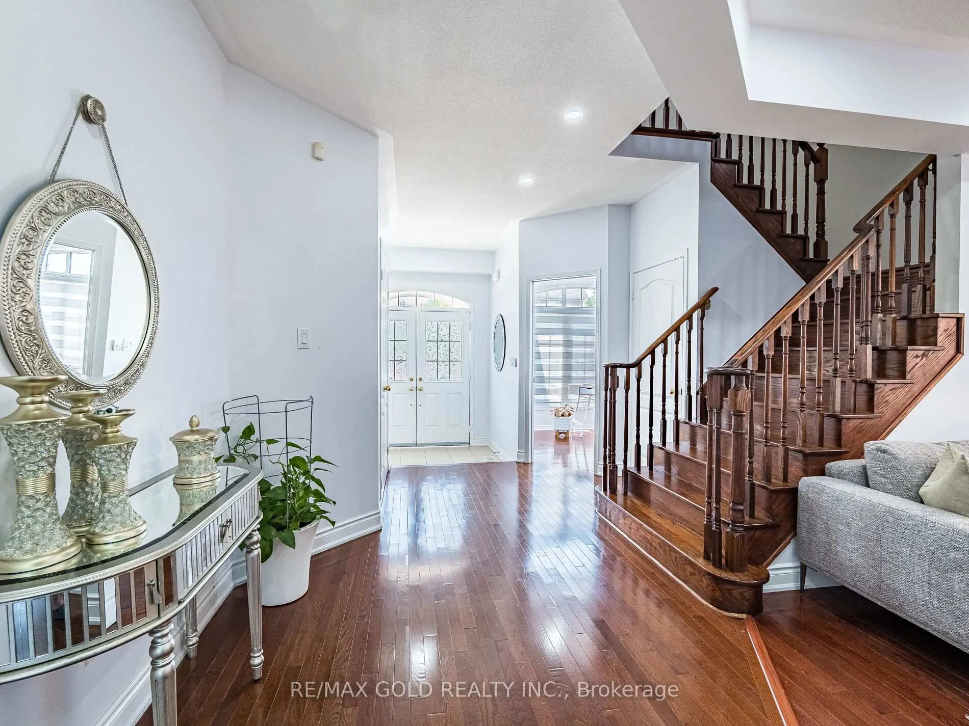 Photo 5 of 36 Treegrove Crescent, Brampton, Fletcher's Meadow — HOMEH