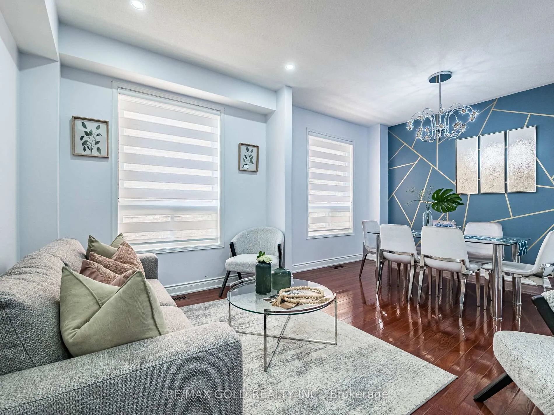 Photo 7 of 36 Treegrove Crescent, Brampton, Fletcher's Meadow — HOMEH