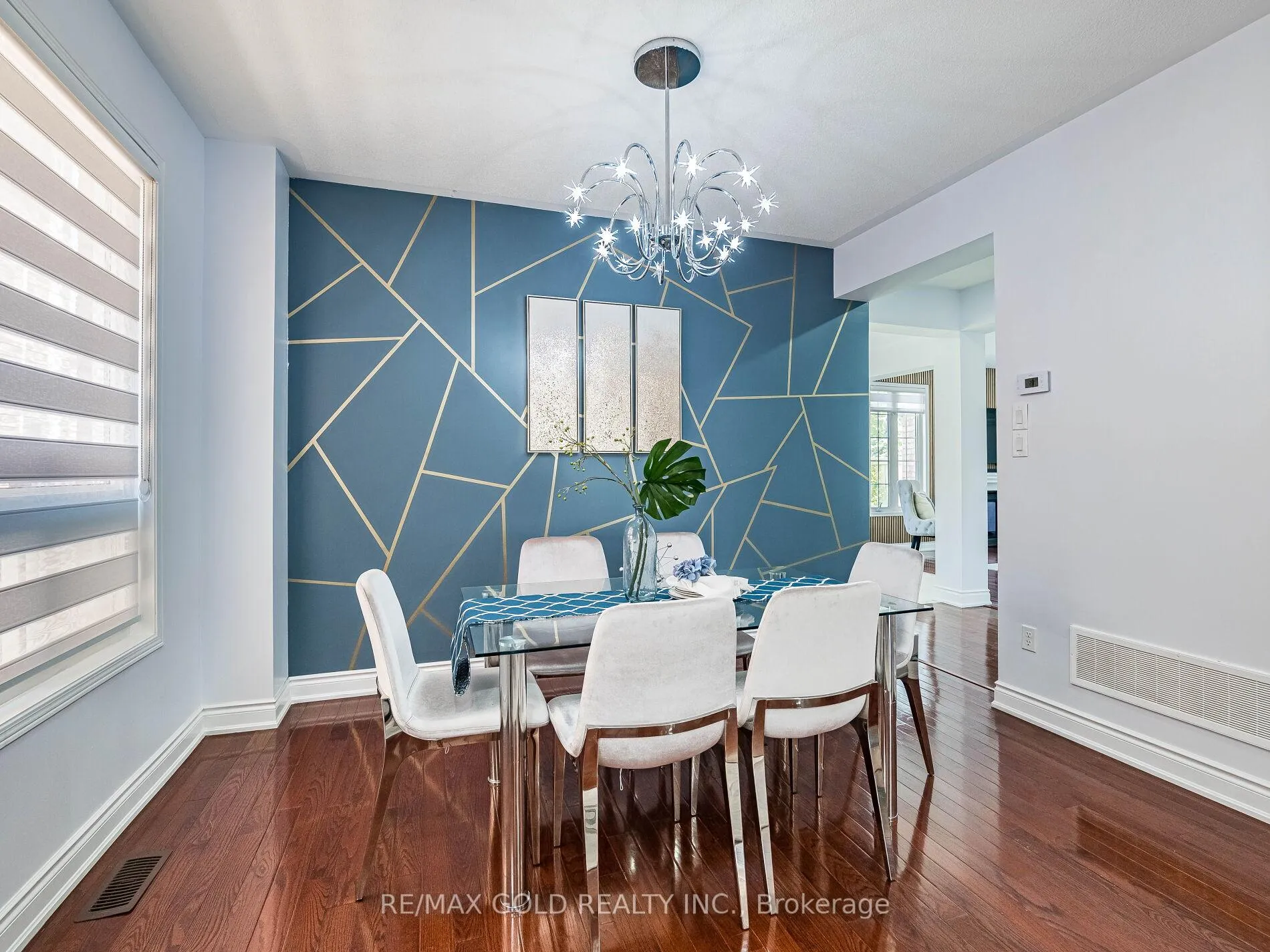 Photo 10 of 36 Treegrove Crescent, Brampton, Fletcher's Meadow — HOMEH