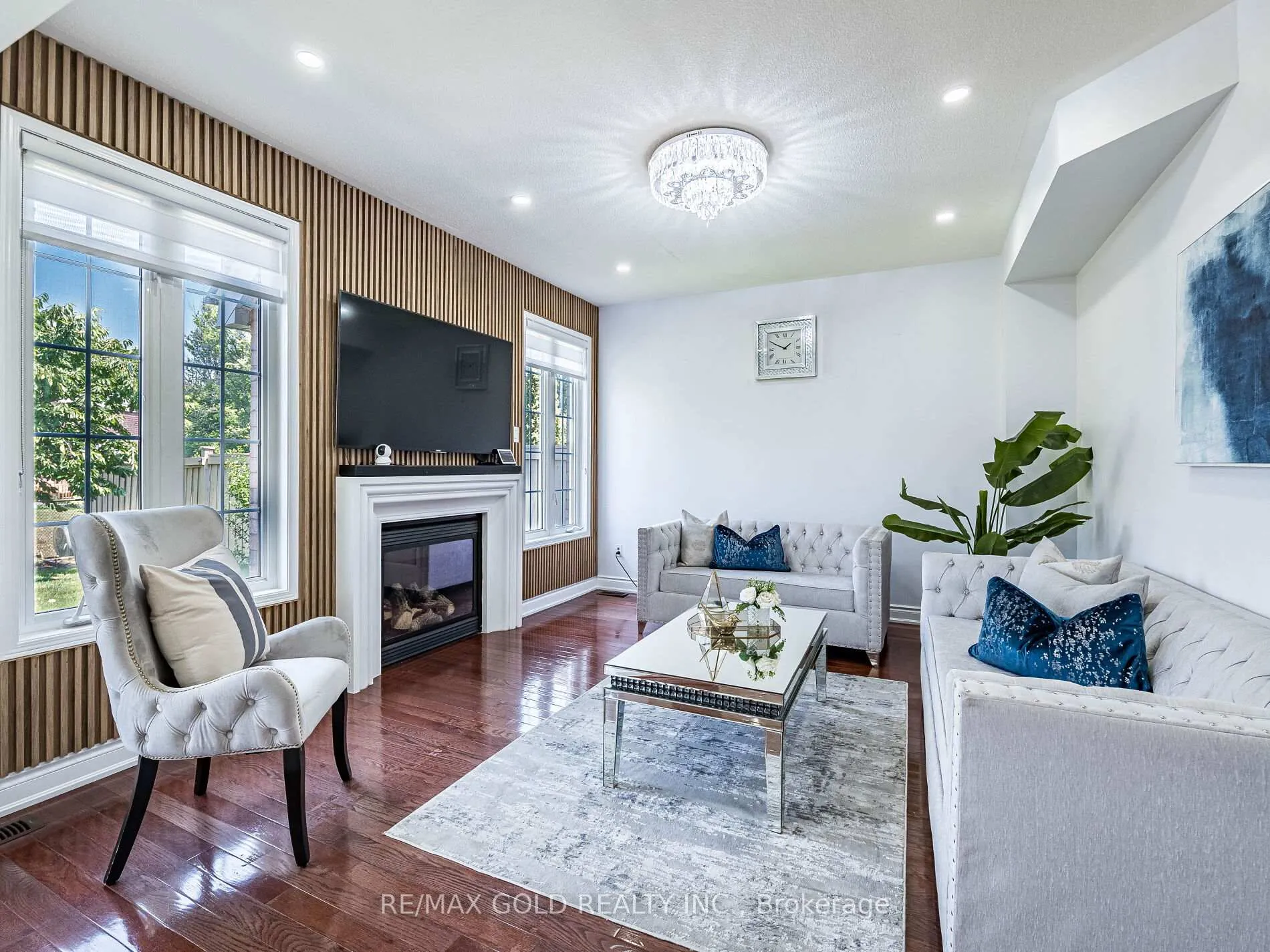 Photo 17 of 36 Treegrove Crescent, Brampton, Fletcher's Meadow — HOMEH
