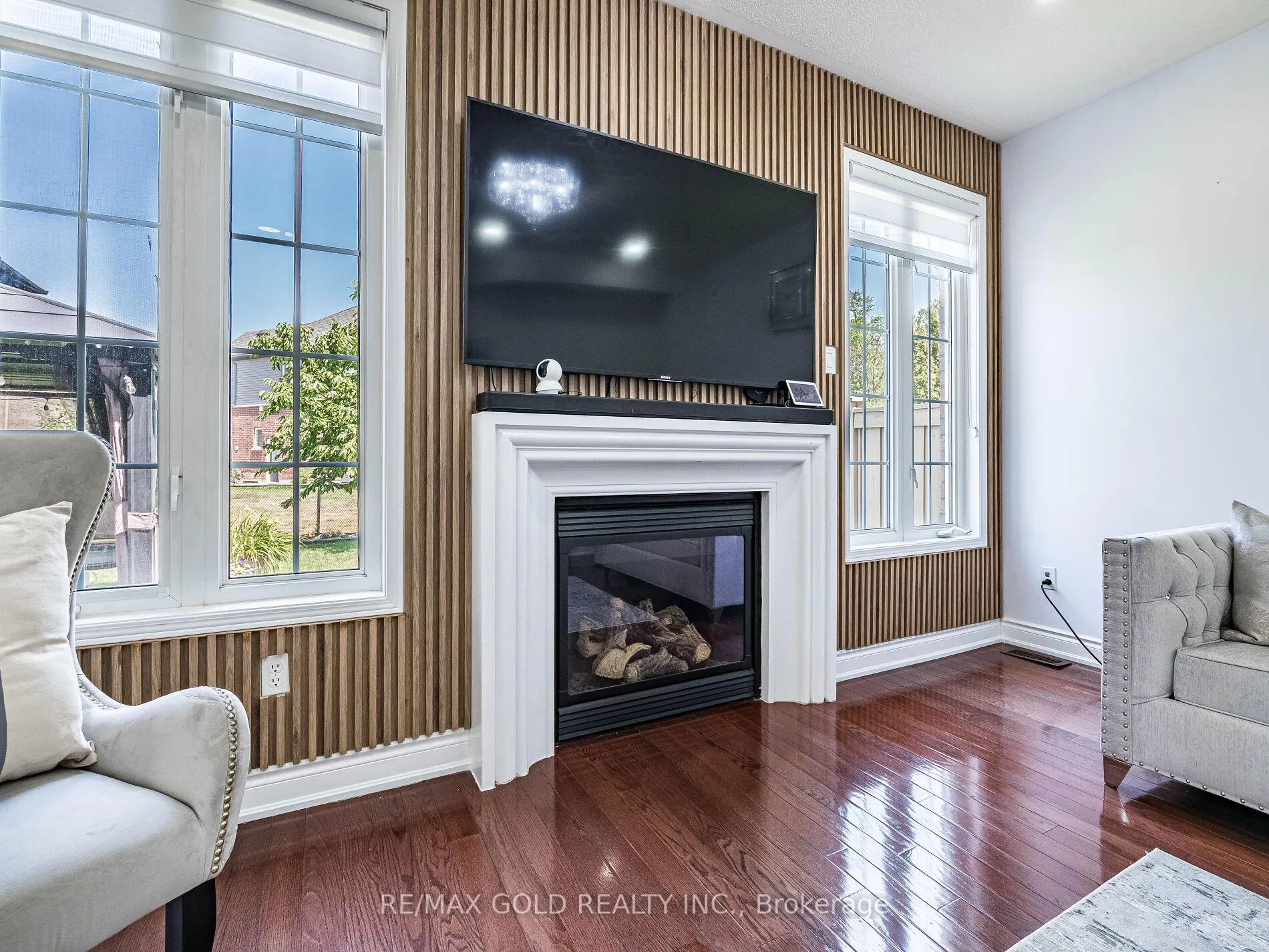 Photo 18 of 36 Treegrove Crescent, Brampton, Fletcher's Meadow — HOMEH
