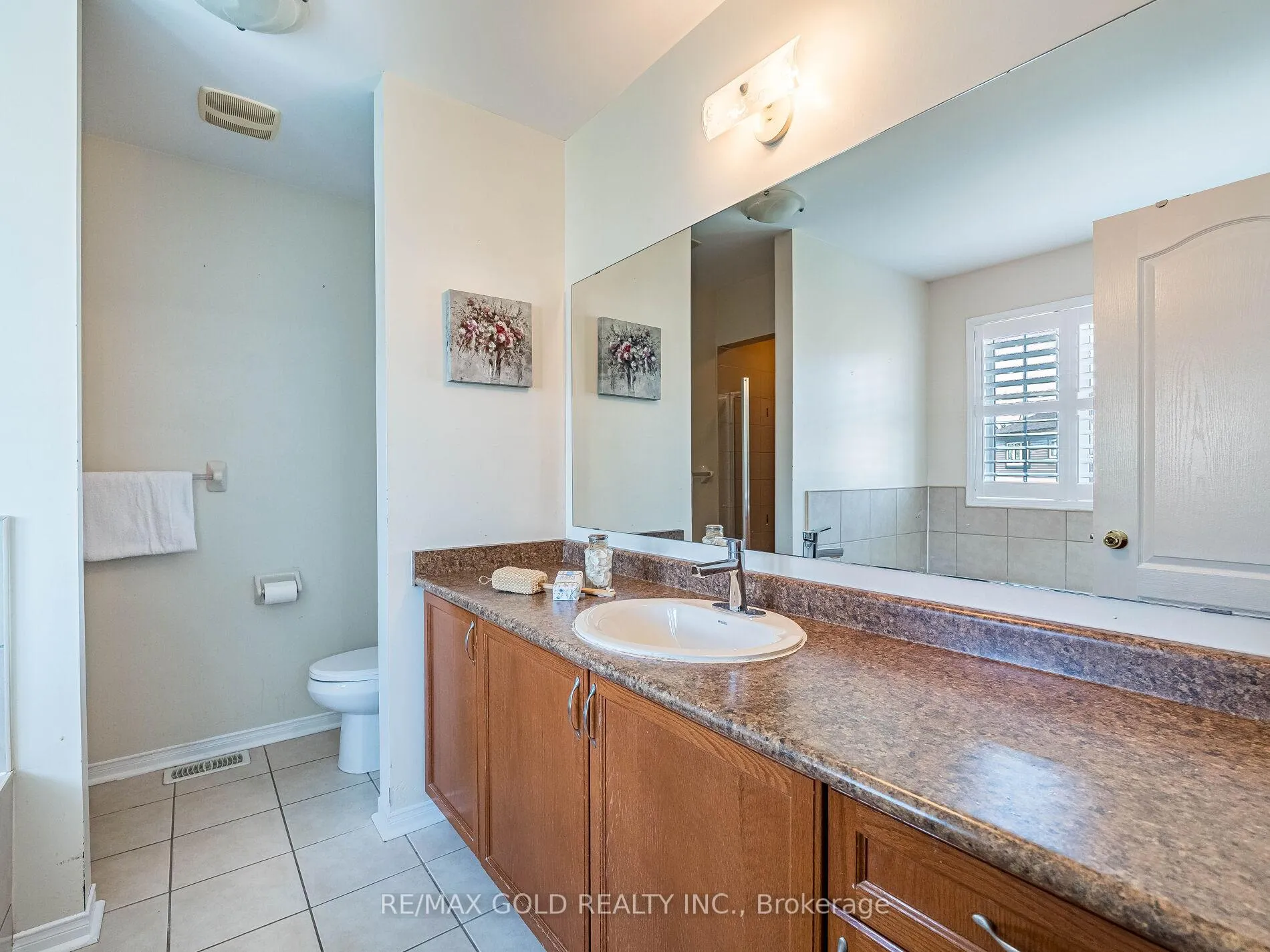 Photo 24 of 36 Treegrove Crescent, Brampton, Fletcher's Meadow — HOMEH