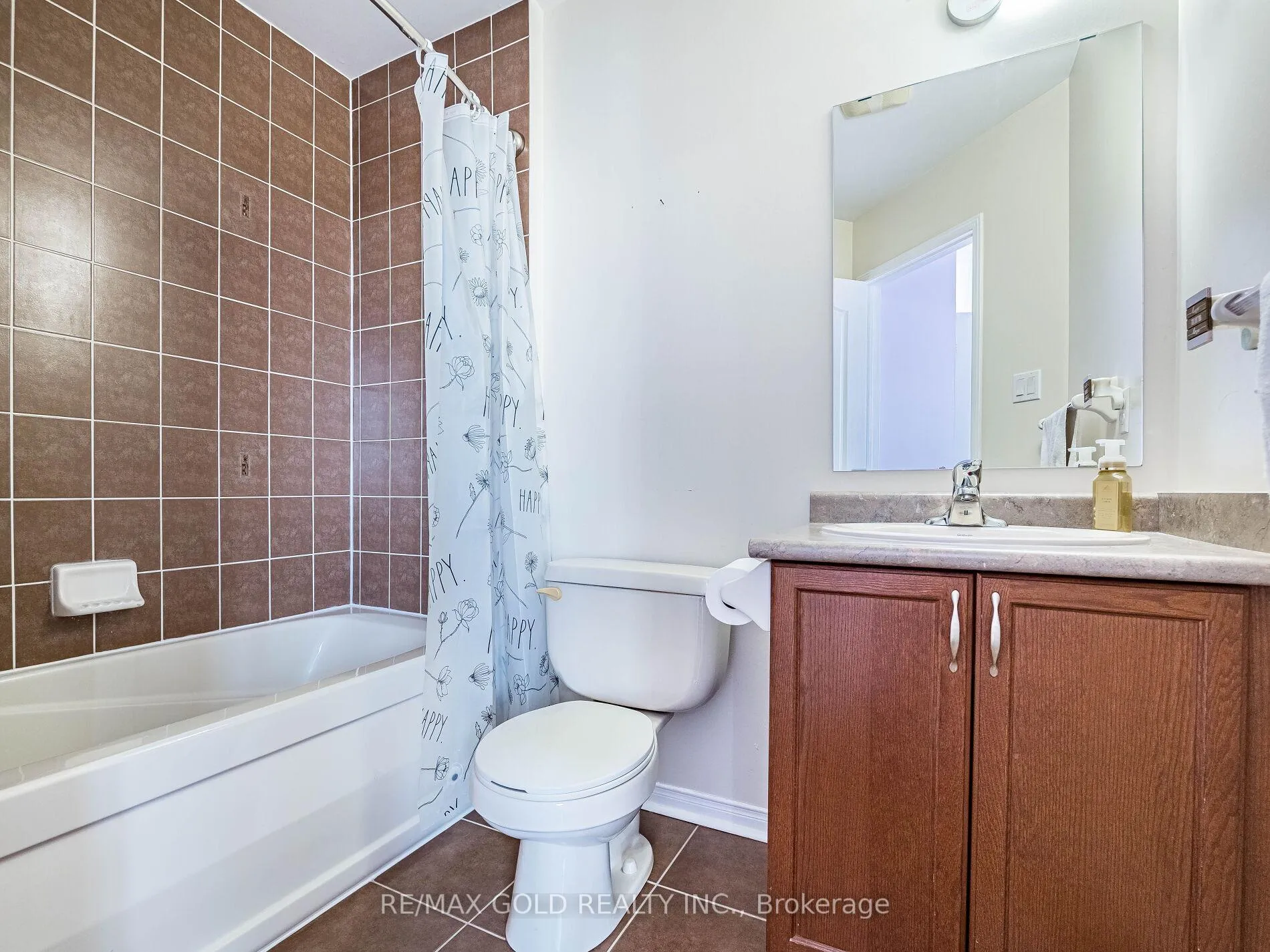 Photo 27 of 36 Treegrove Crescent, Brampton, Fletcher's Meadow — HOMEH