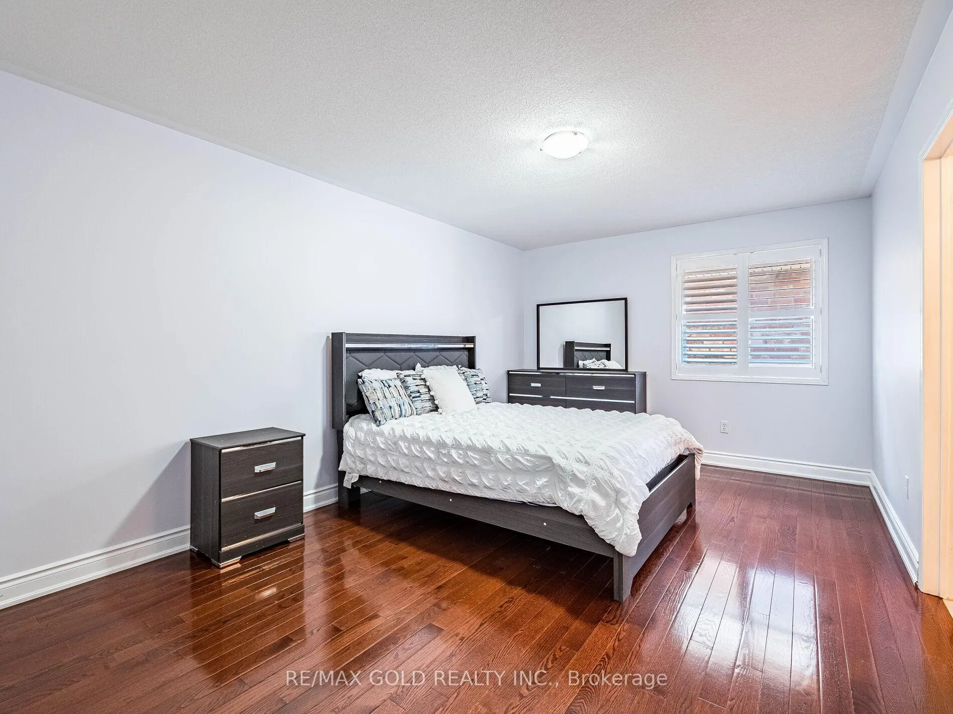 Photo 28 of 36 Treegrove Crescent, Brampton, Fletcher's Meadow — HOMEH