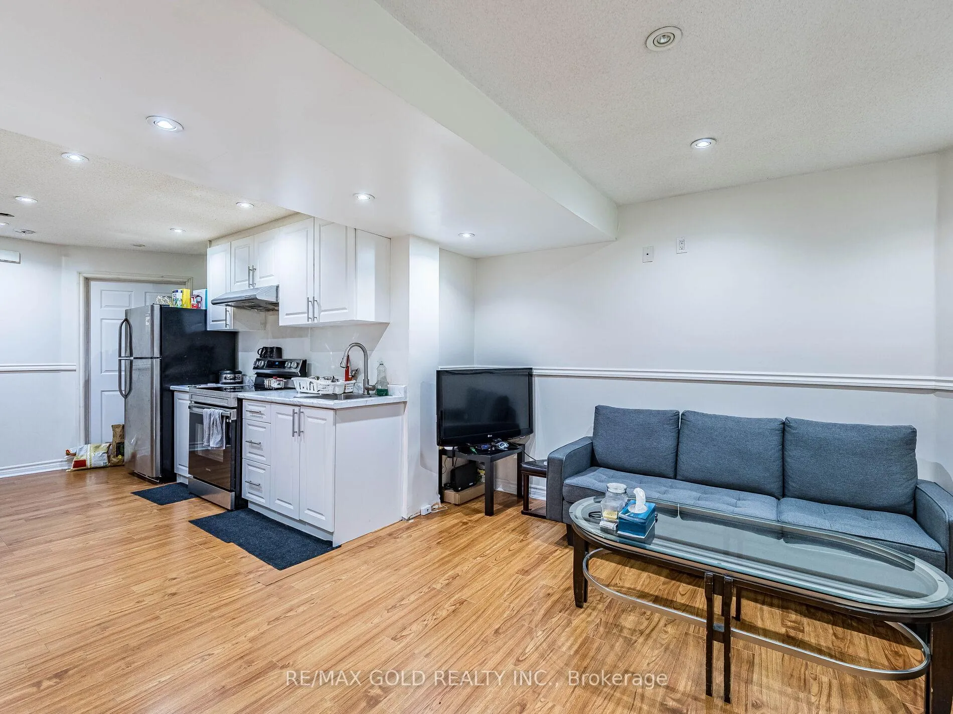 Photo 33 of 36 Treegrove Crescent, Brampton, Fletcher's Meadow — HOMEH