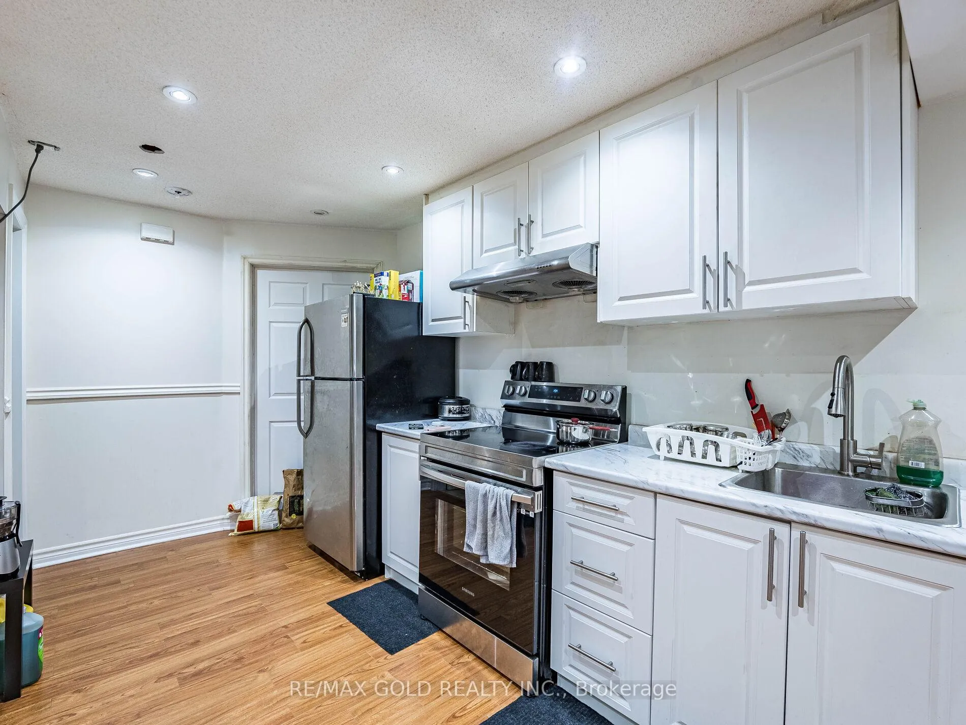 Photo 34 of 36 Treegrove Crescent, Brampton, Fletcher's Meadow — HOMEH