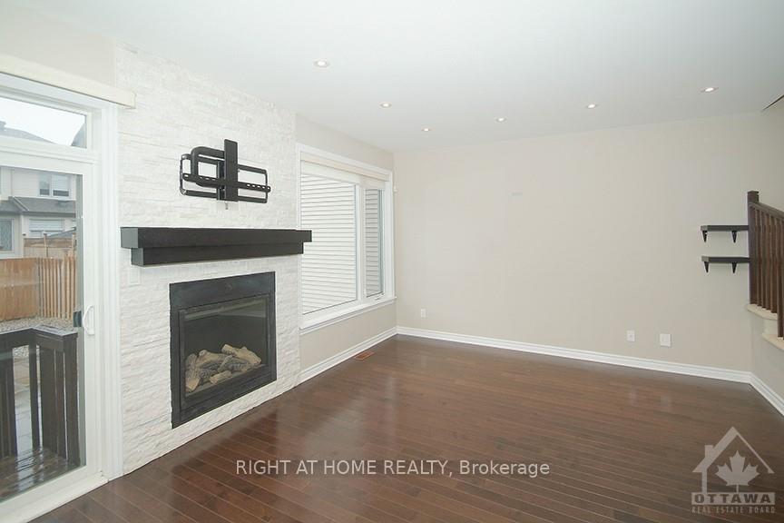 Photo 6 of 145 Popplewell Crescent, Ottawa, Barrhaven - Cedargrove/Fraserdale — HOMEH