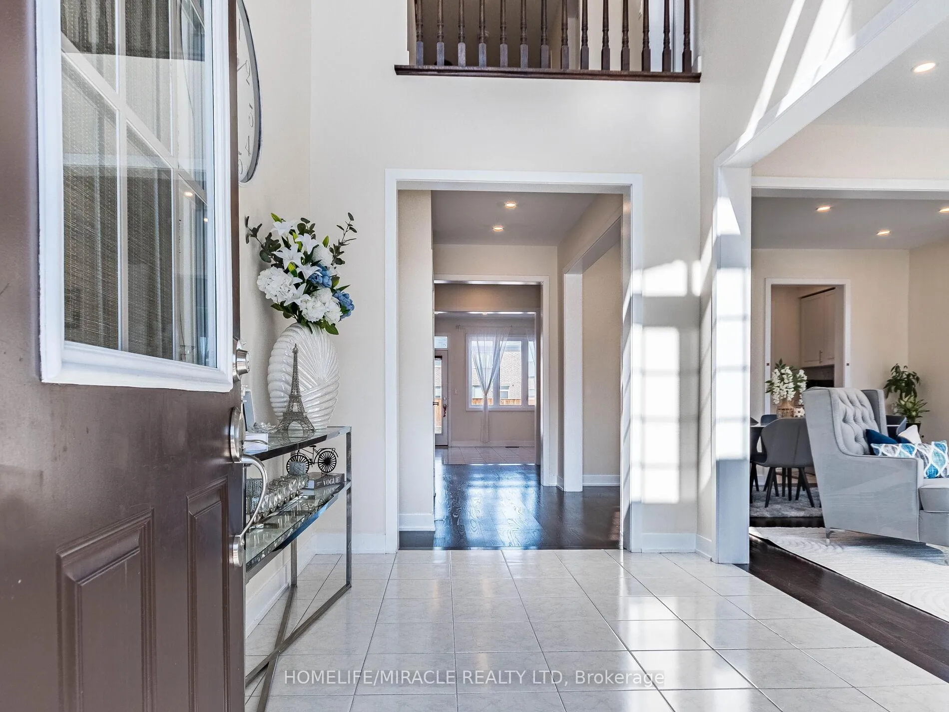 Photo 4 of 10 Buckles Court, Clarington, Newcastle — HOMEH