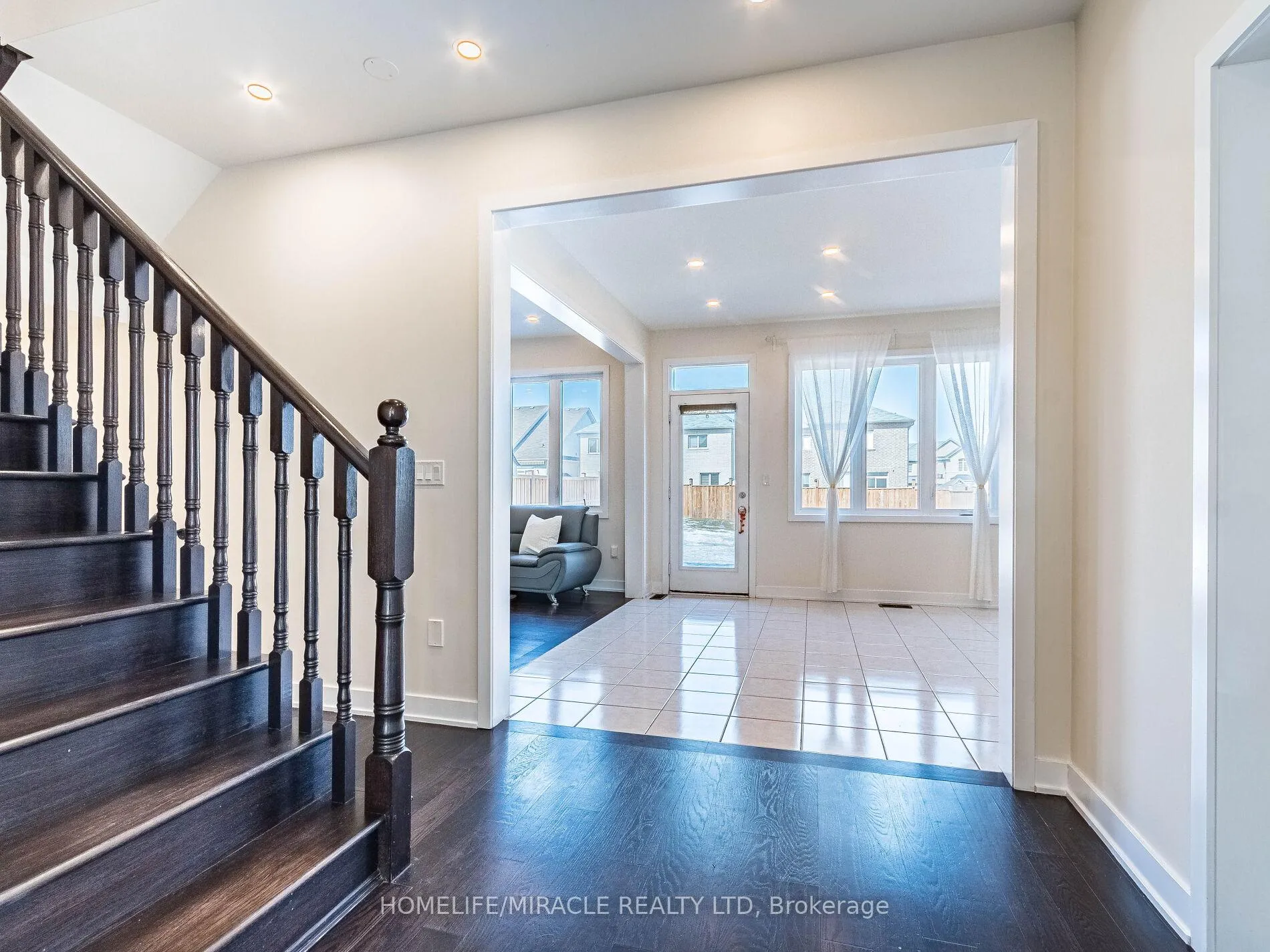 Photo 10 of 10 Buckles Court, Clarington, Newcastle — HOMEH