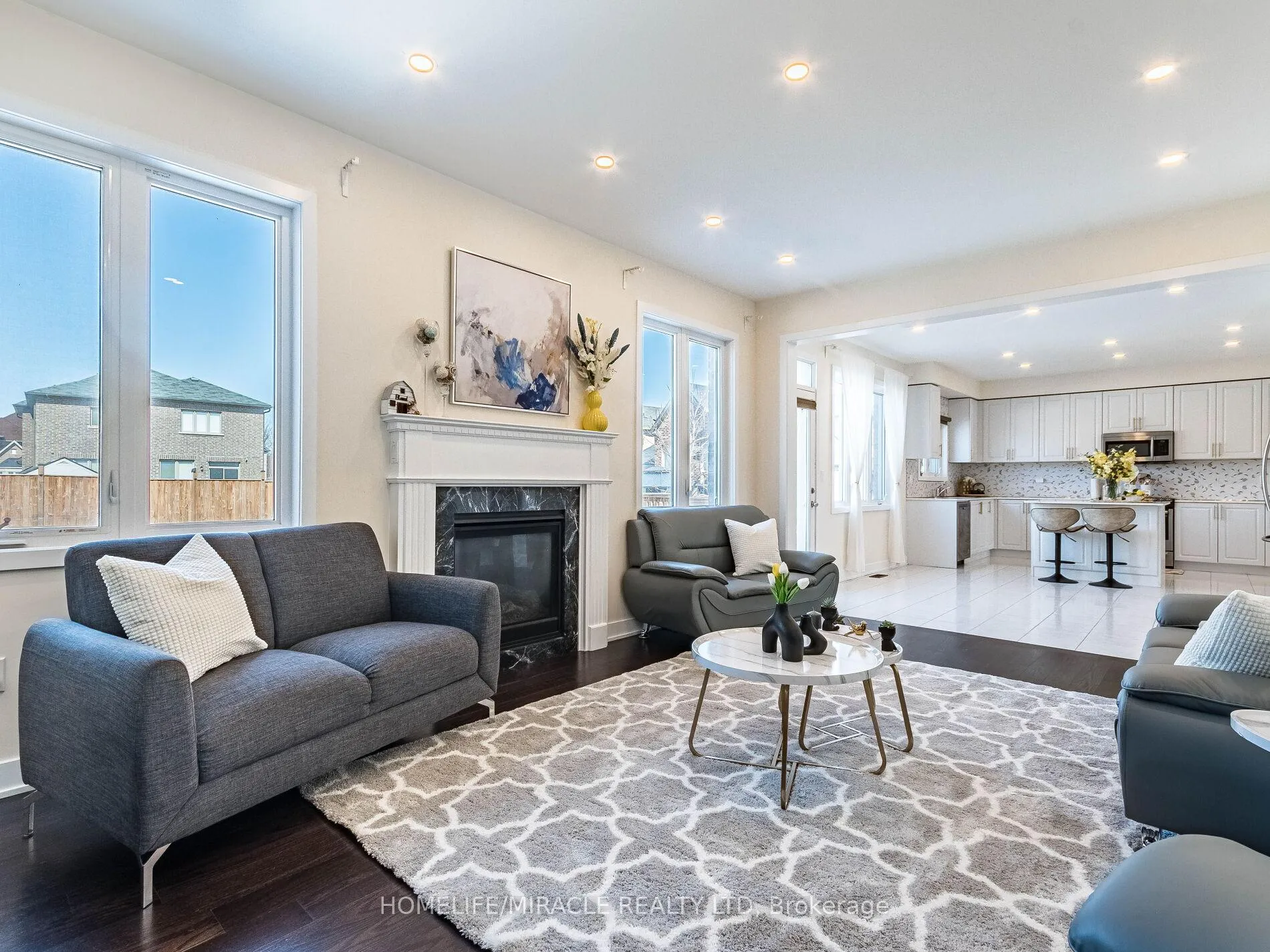 Photo 14 of 10 Buckles Court, Clarington, Newcastle — HOMEH