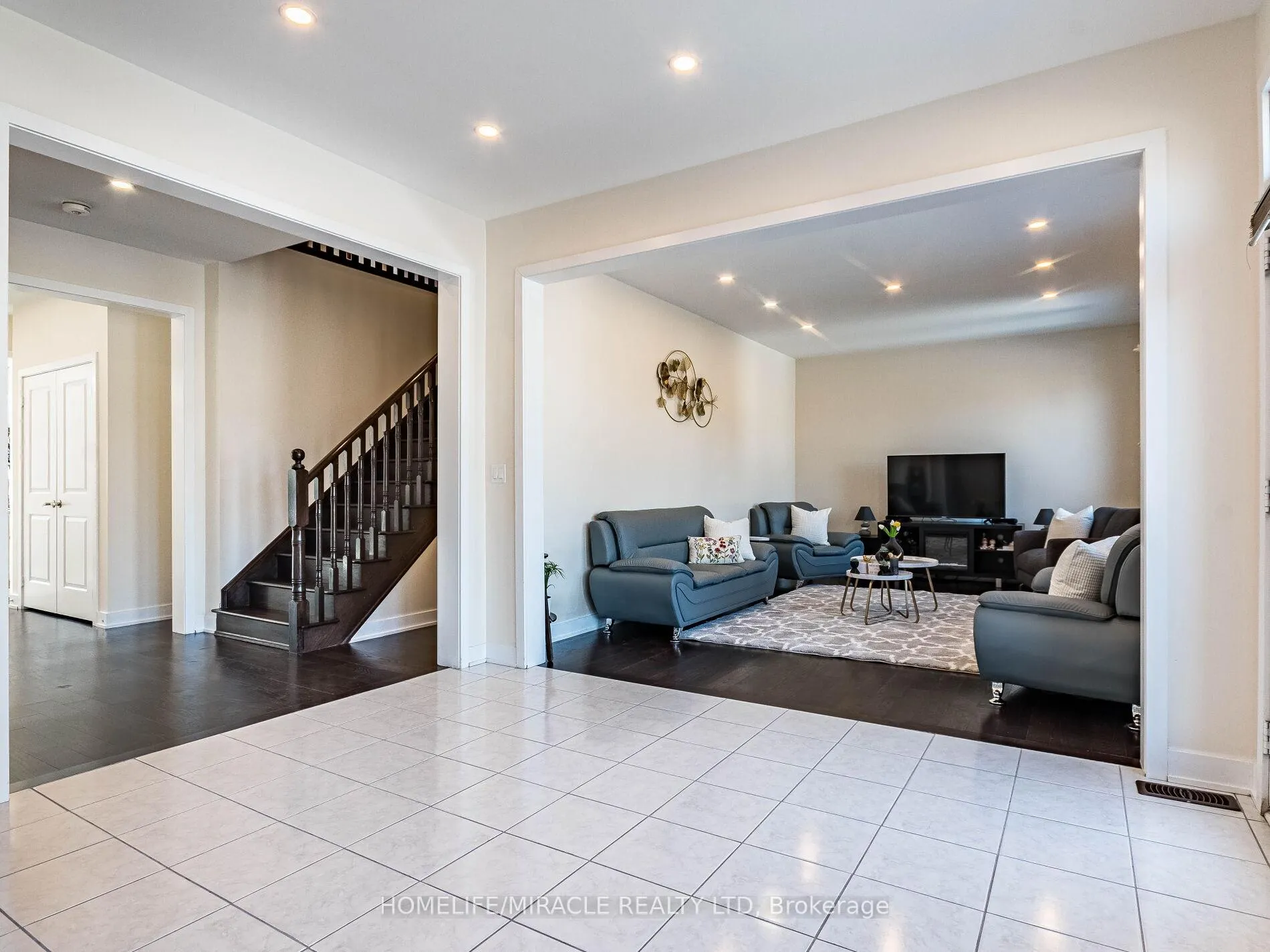 Photo 21 of 10 Buckles Court, Clarington, Newcastle — HOMEH