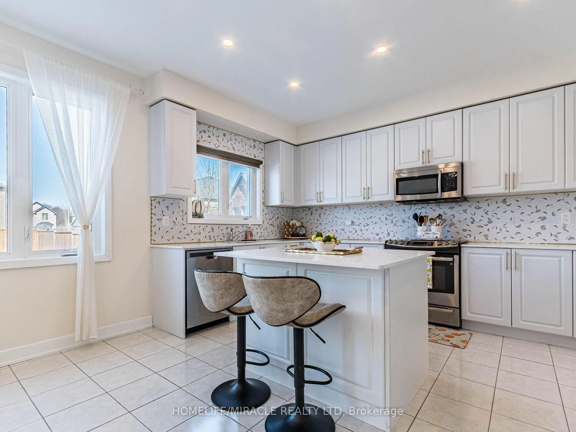 Photo 23 of 10 Buckles Court, Clarington, Newcastle — HOMEH