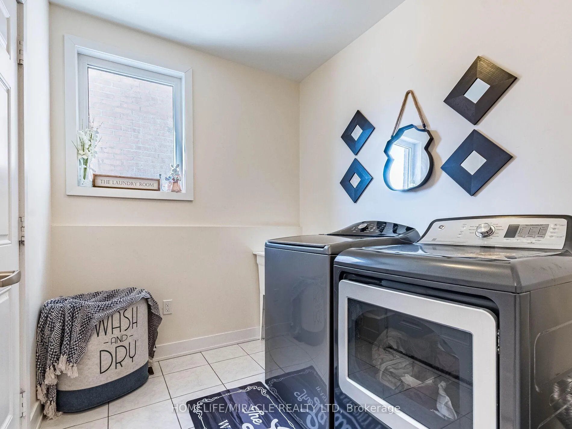 Photo 28 of 10 Buckles Court, Clarington, Newcastle — HOMEH