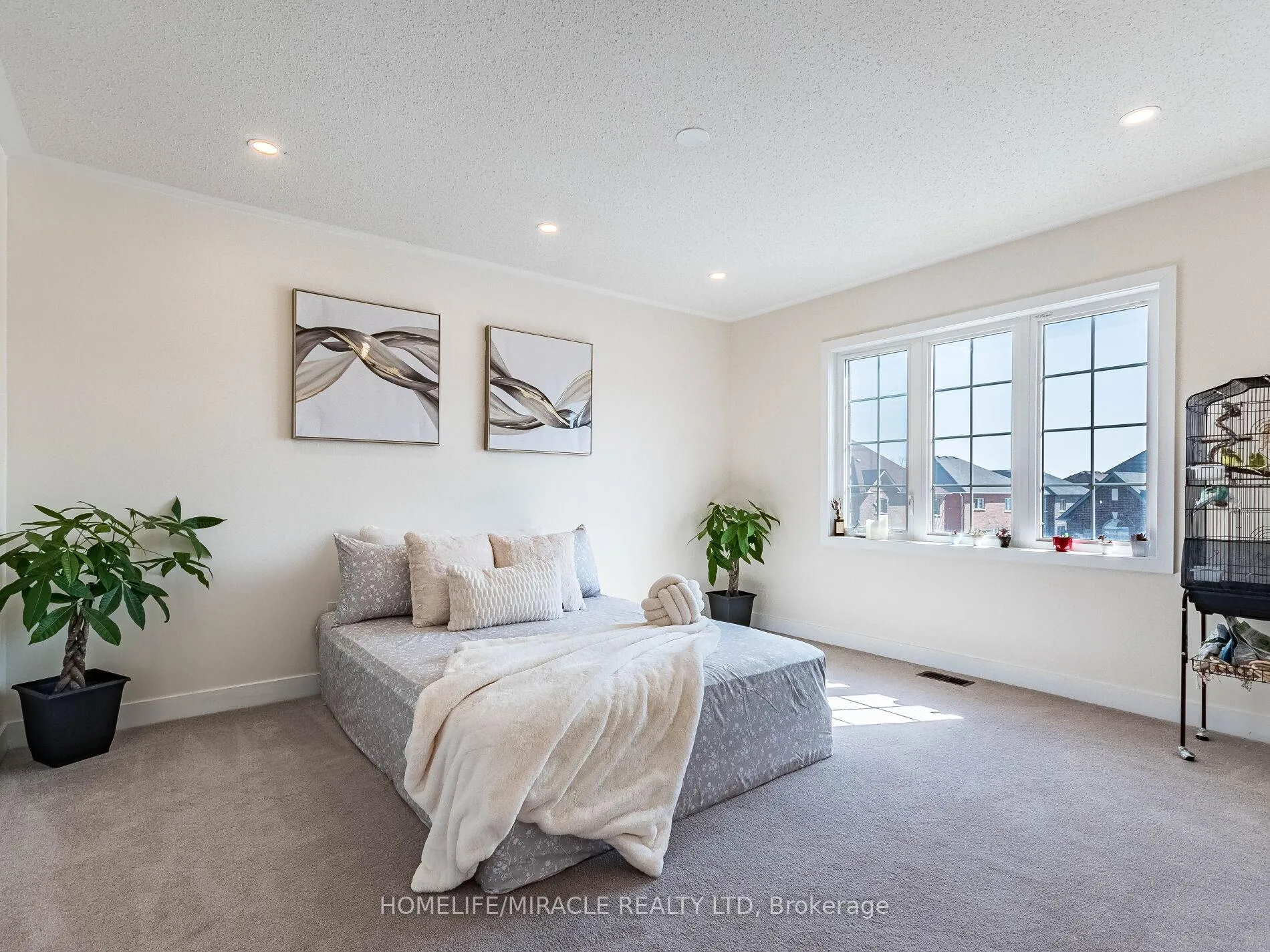 Photo 41 of 10 Buckles Court, Clarington, Newcastle — HOMEH