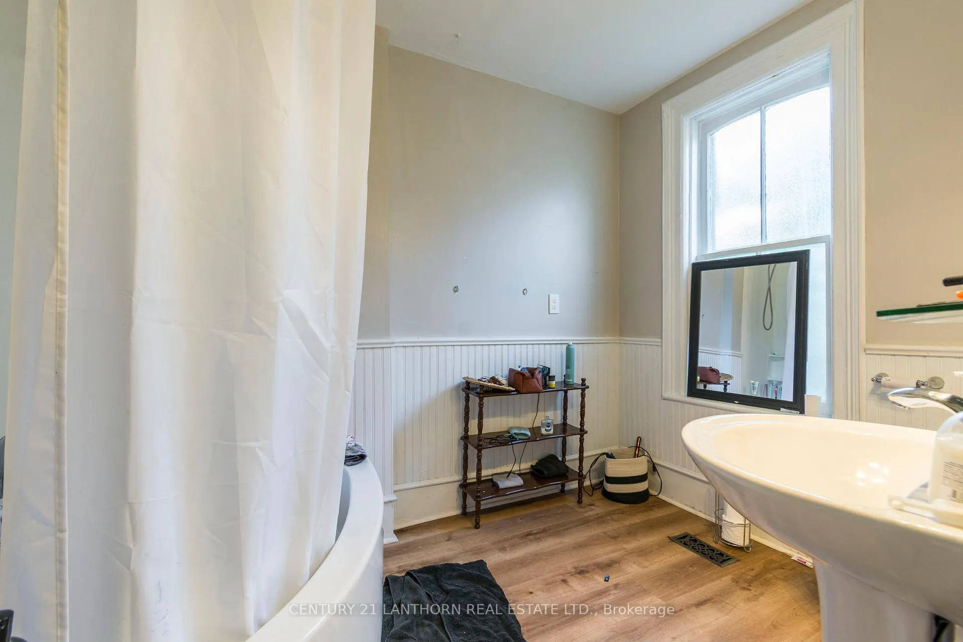 Photo 18 of 53 Crown Street, Quinte West, Trenton Ward — HOMEH