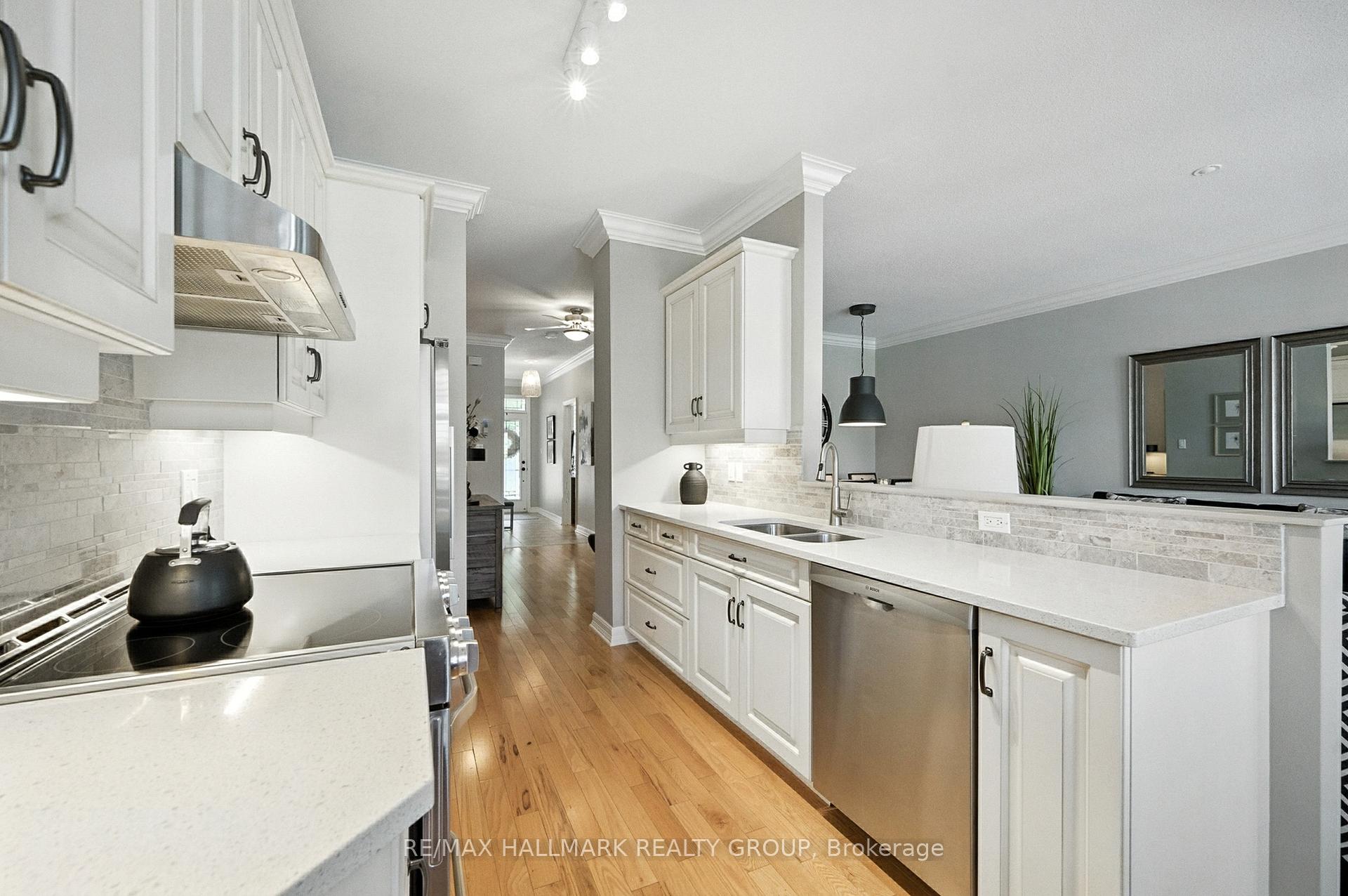 Photo 16 of 261 Cairnsmore Circle, Ottawa, Barrhaven - Stonebridge — HOMEH