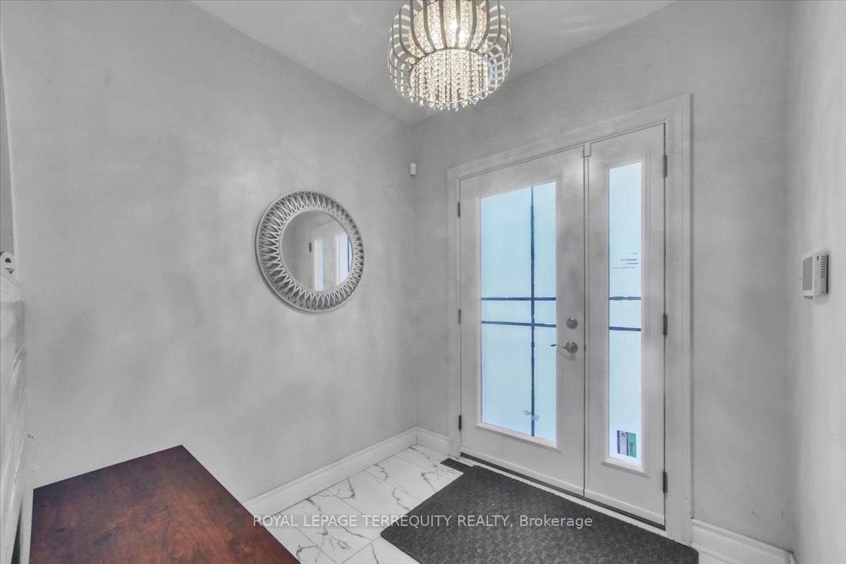 Photo 2 of 117 Wilkins Crescent, Clarington, Courtice — HOMEH