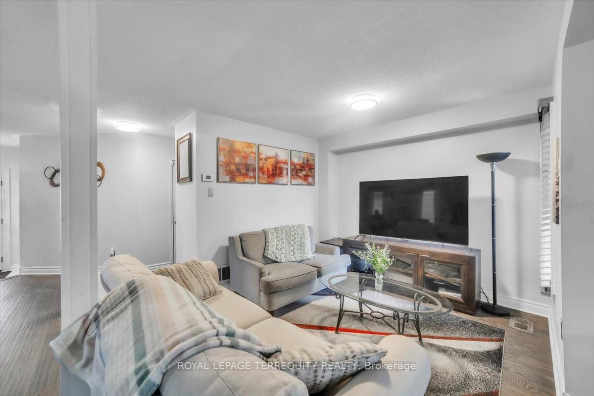 Photo 5 of 117 Wilkins Crescent, Clarington, Courtice — HOMEH