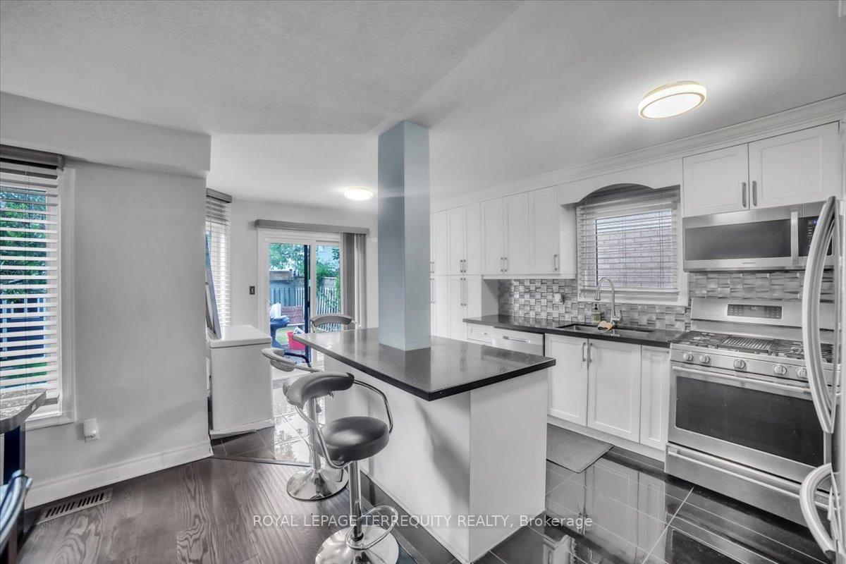 Photo 8 of 117 Wilkins Crescent, Clarington, Courtice — HOMEH