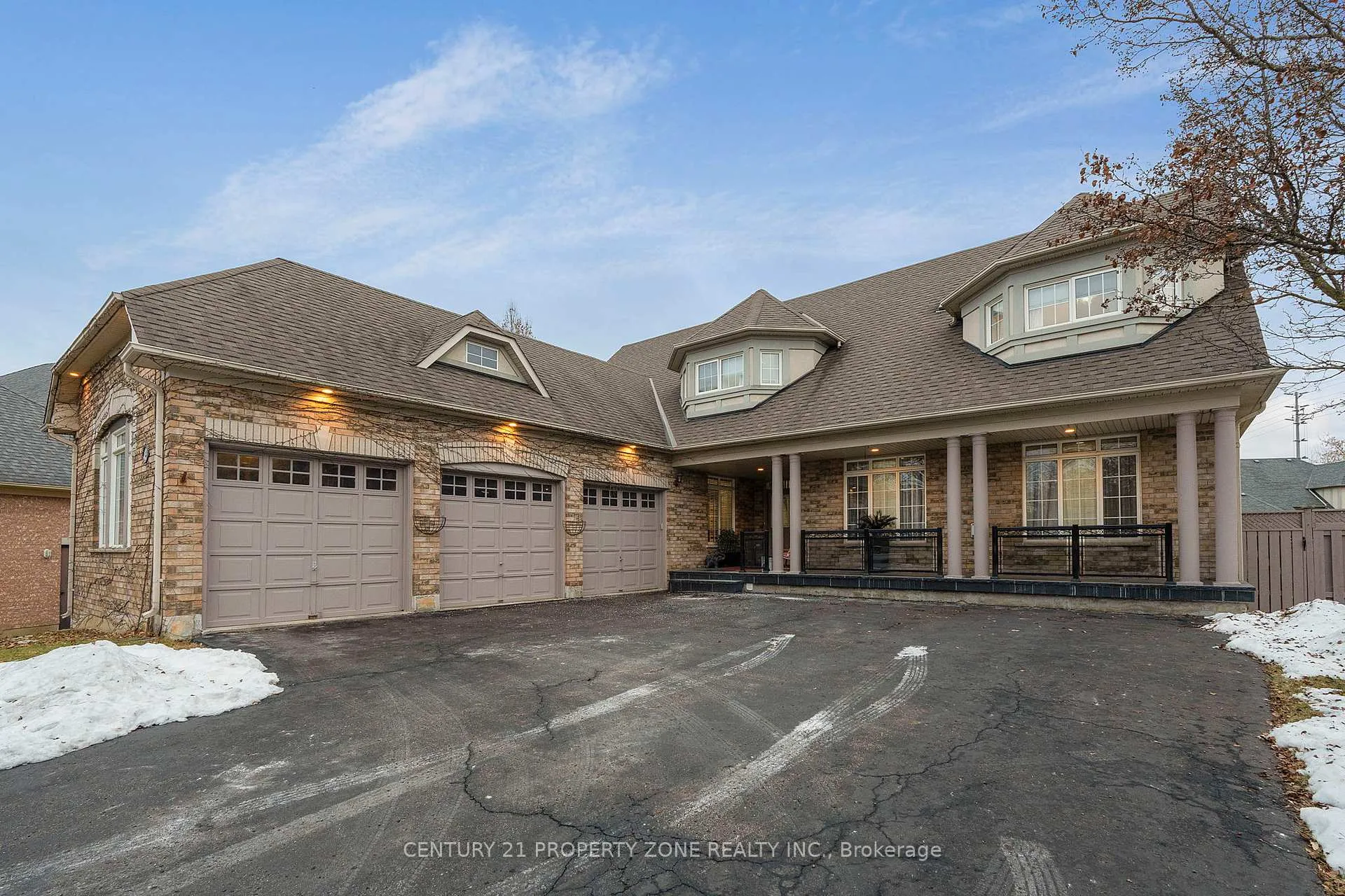 Photo 2 of 4 Champion Court, Brampton, Credit Valley — HOMEH