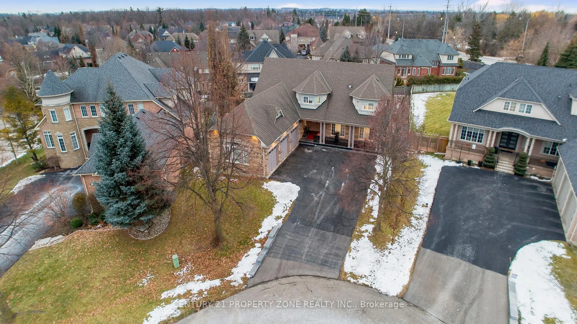 Photo 3 of 4 Champion Court, Brampton, Credit Valley — HOMEH