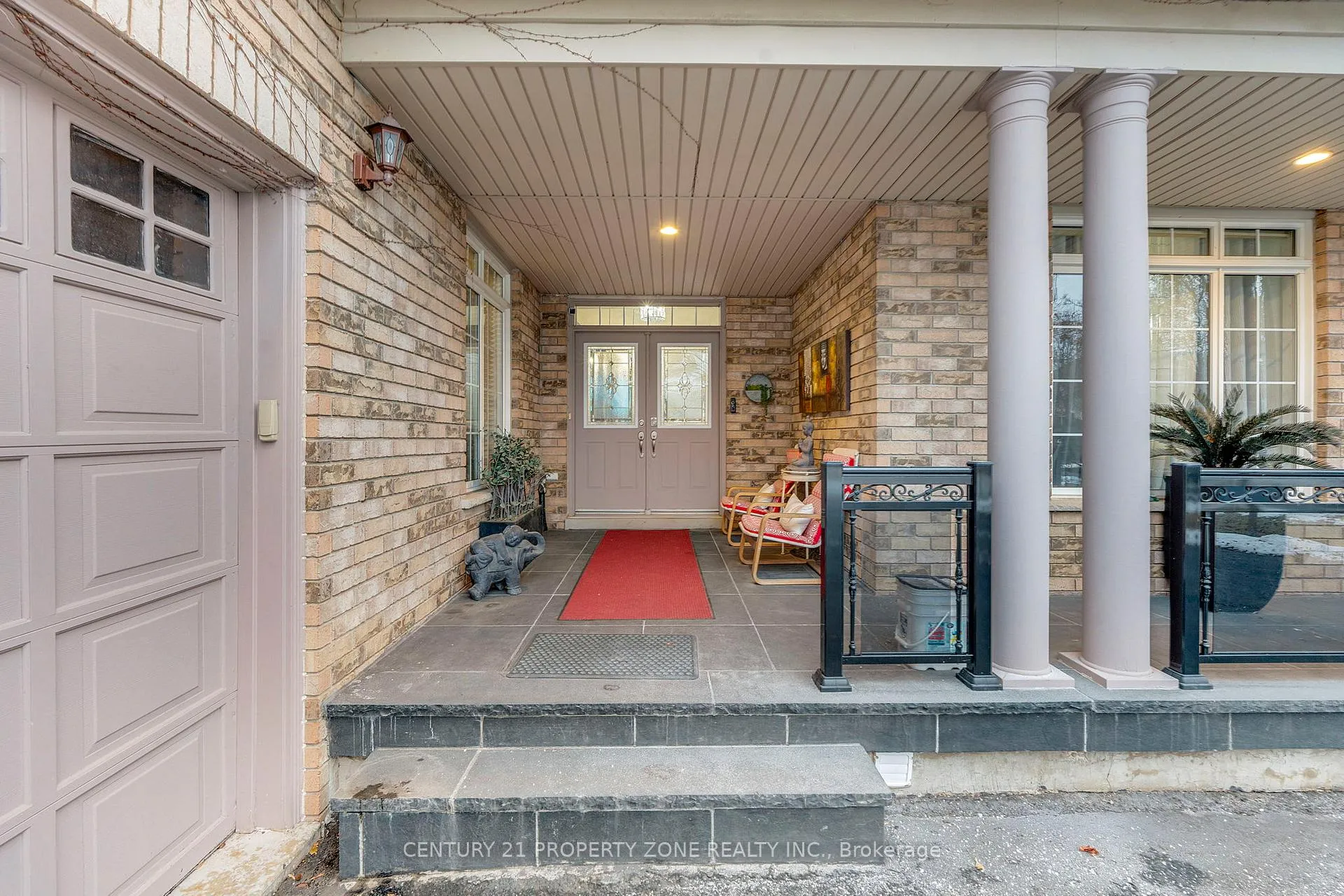 Photo 6 of 4 Champion Court, Brampton, Credit Valley — HOMEH