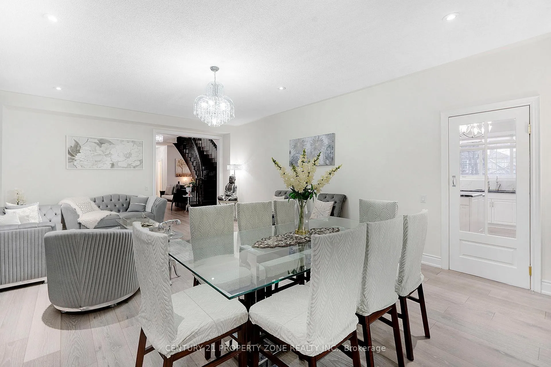Photo 14 of 4 Champion Court, Brampton, Credit Valley — HOMEH