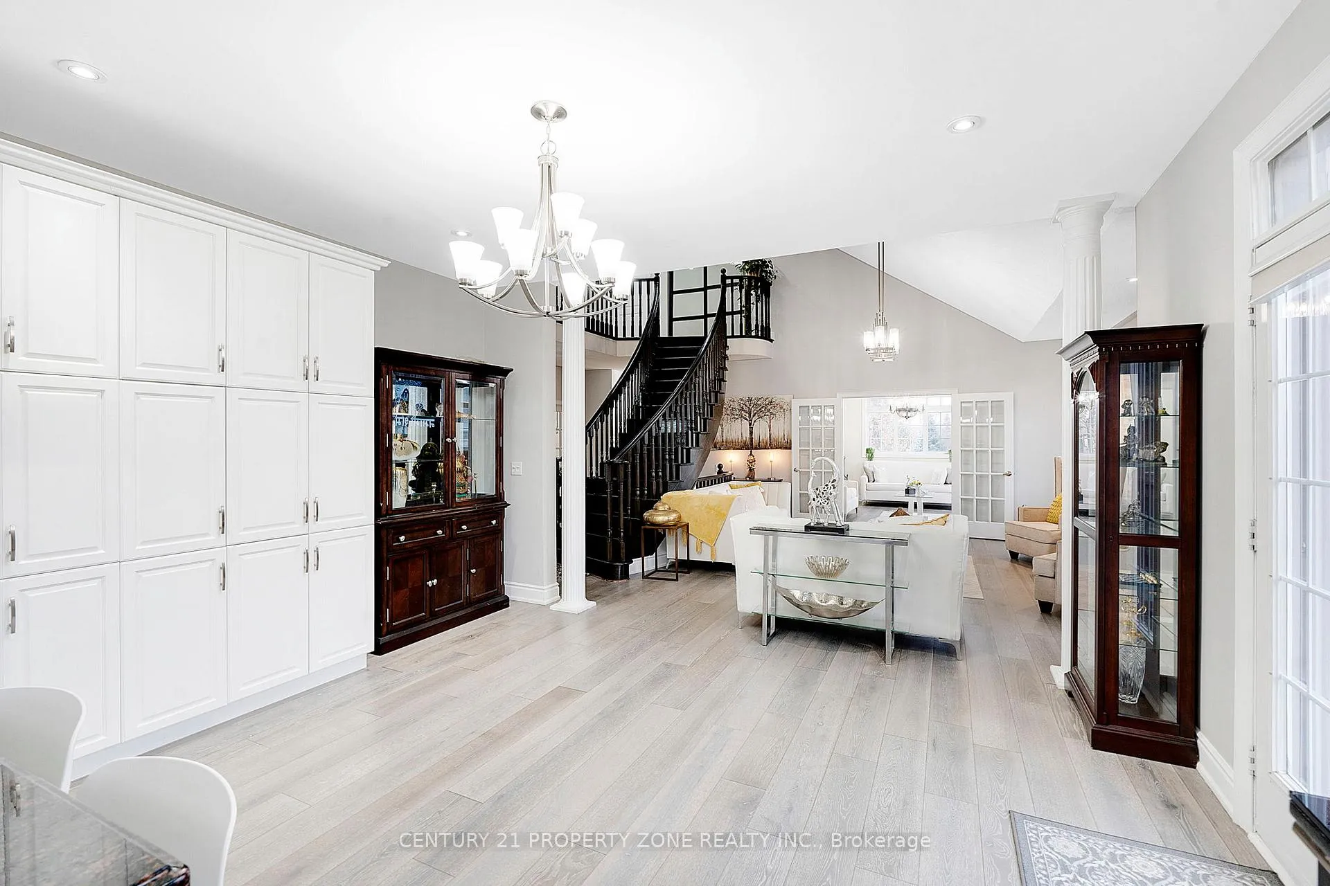 Photo 17 of 4 Champion Court, Brampton, Credit Valley — HOMEH