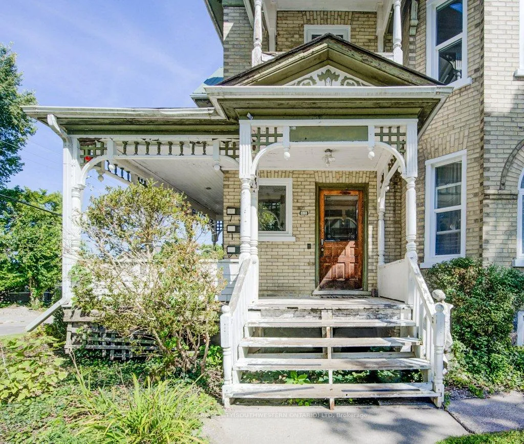 Photo 4 of 62 Dorset Street, Waterloo, Downtown Waterloo — HOMEH