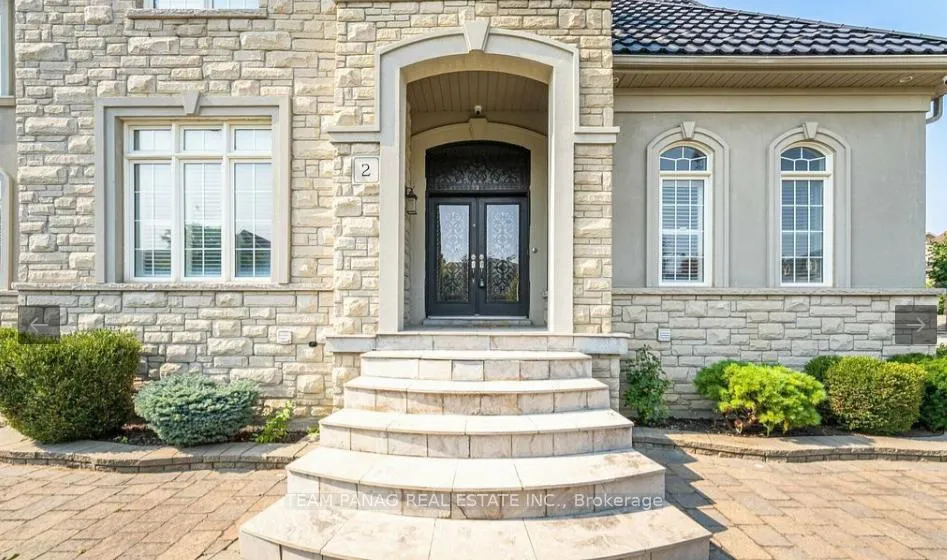 Photo 5 of 2 Belleville Drive, Brampton, Vales of Castlemore North — HOMEH